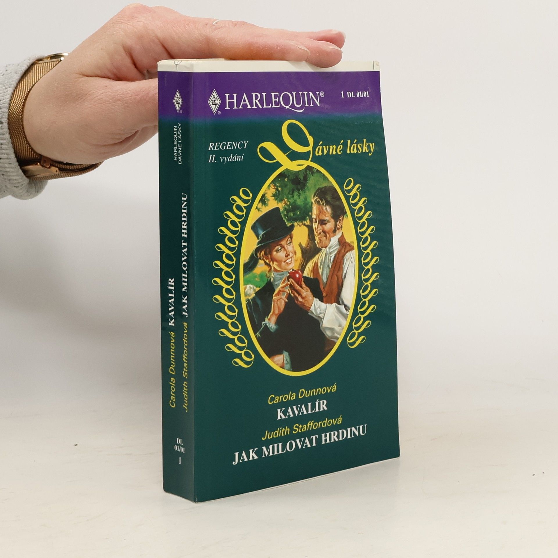 Carola Dunn Kavalír. Jak milovat hrdinu