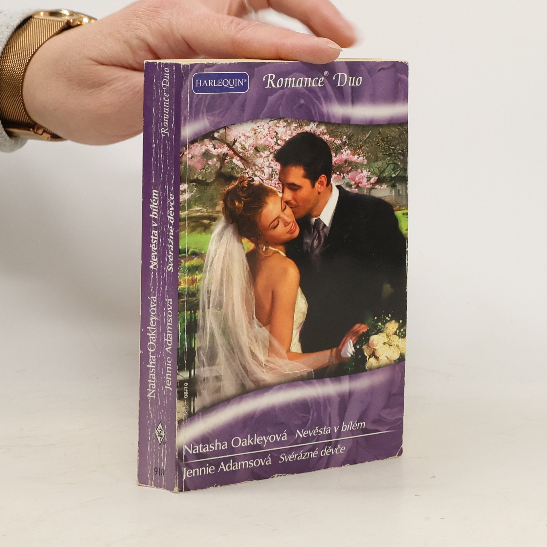 Nevěsta v bílém, Svérázné děvče