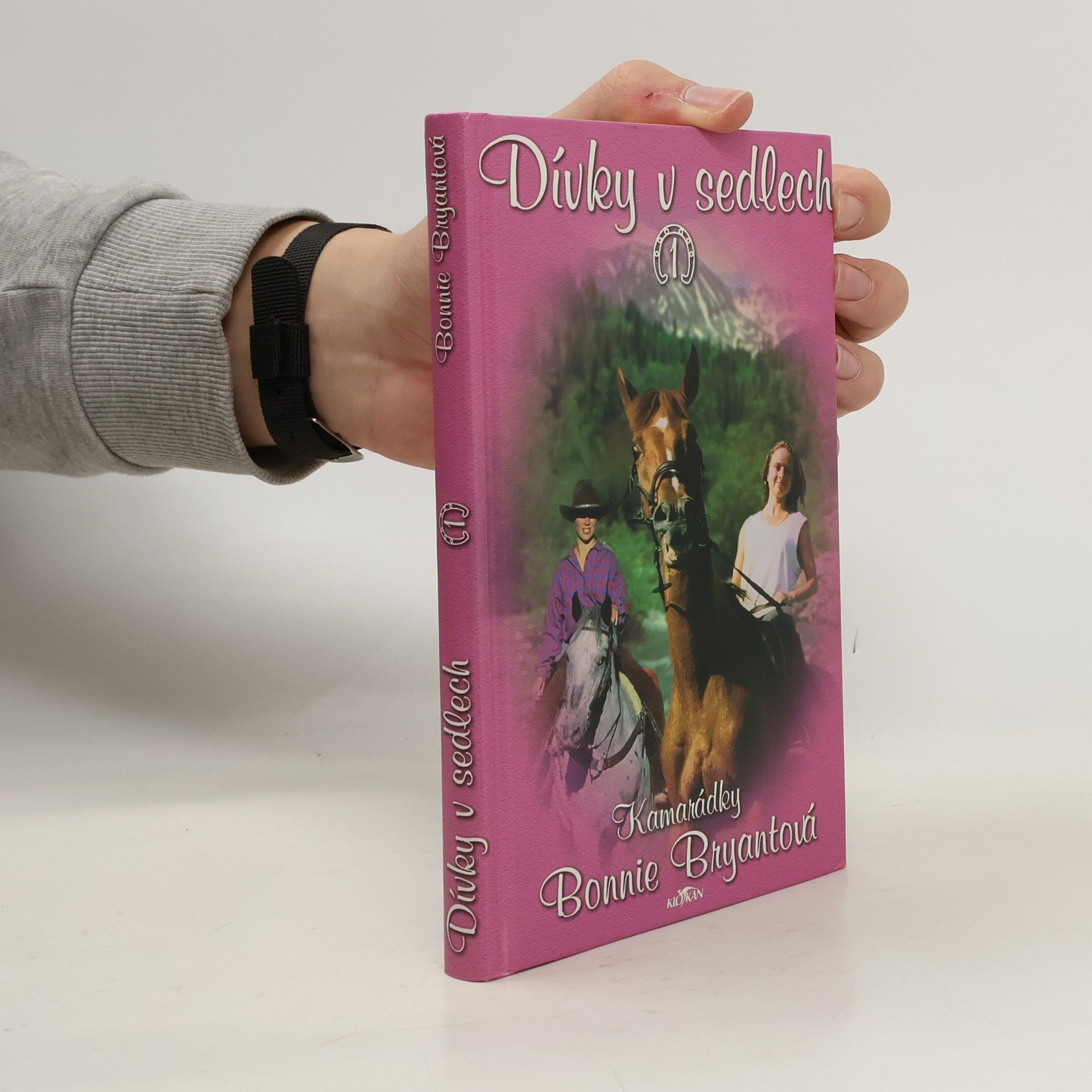 B. B. Hiller Dívky v sedlech 1. Kamarádky