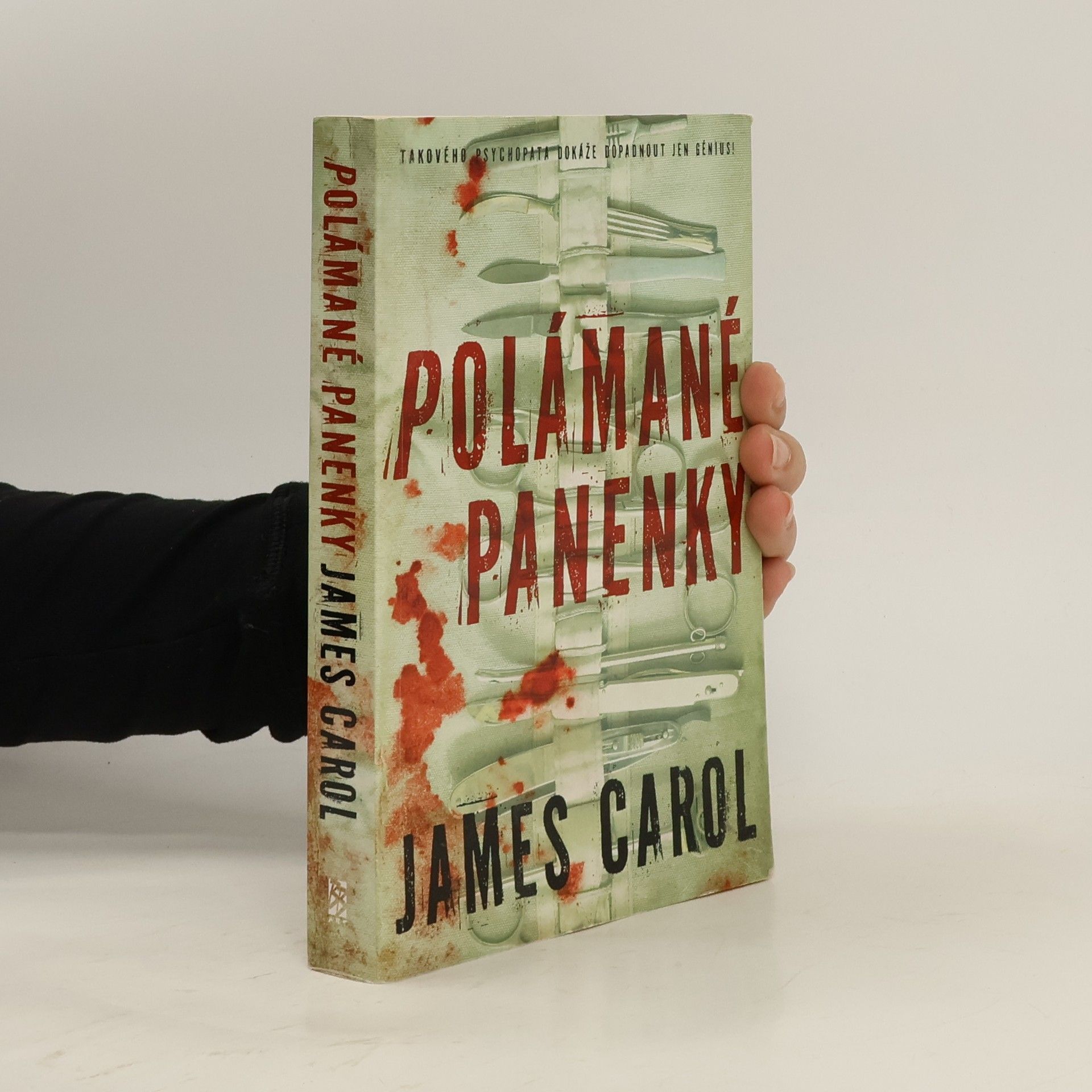 James Carol Polámané panenky