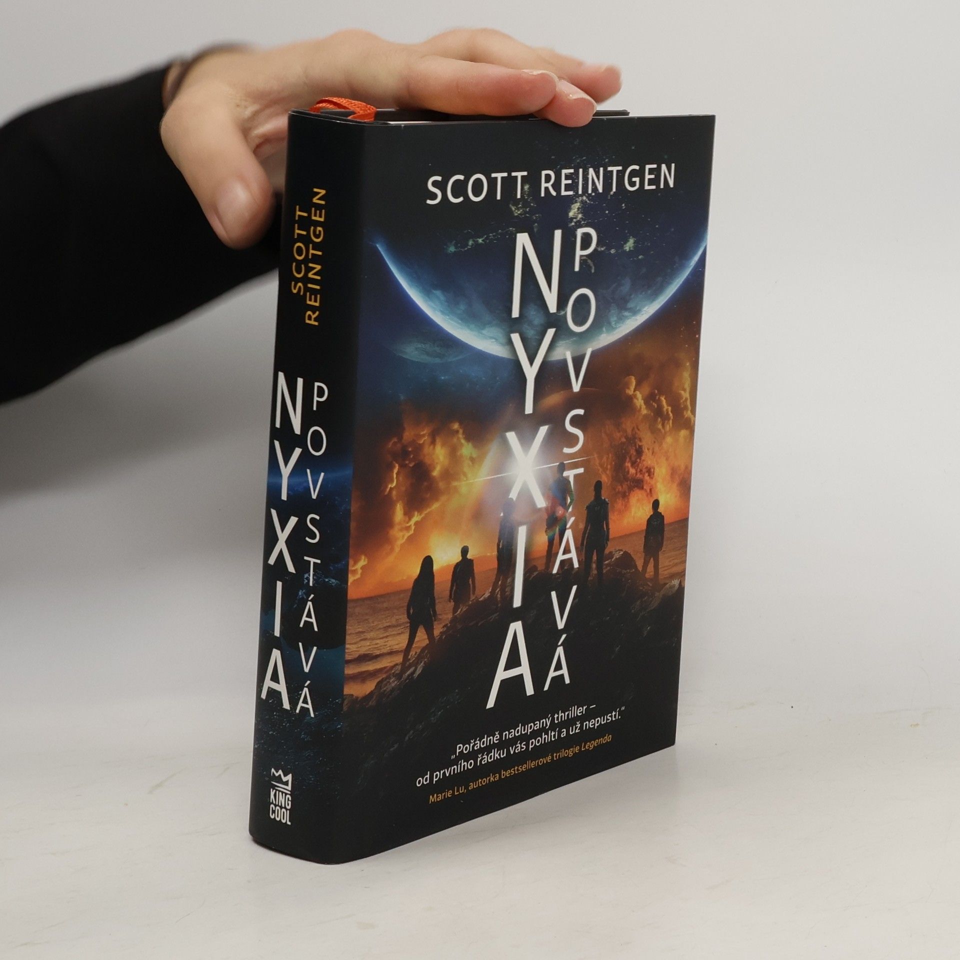 Scott Reintgen Nyxia povstává