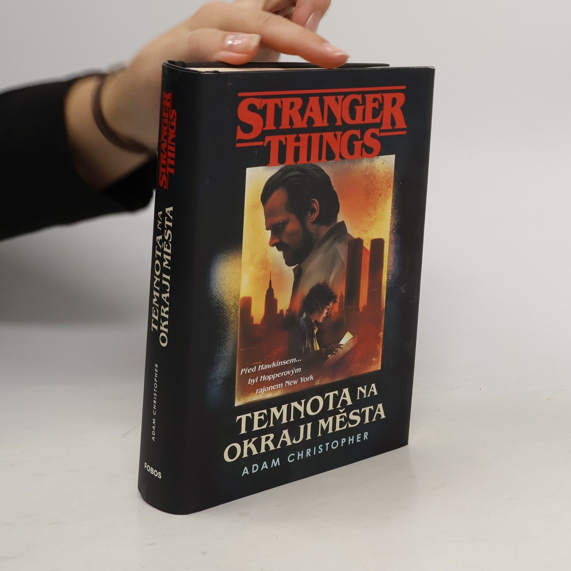 Adam Christopher Stranger Things. Temnota na okraji města