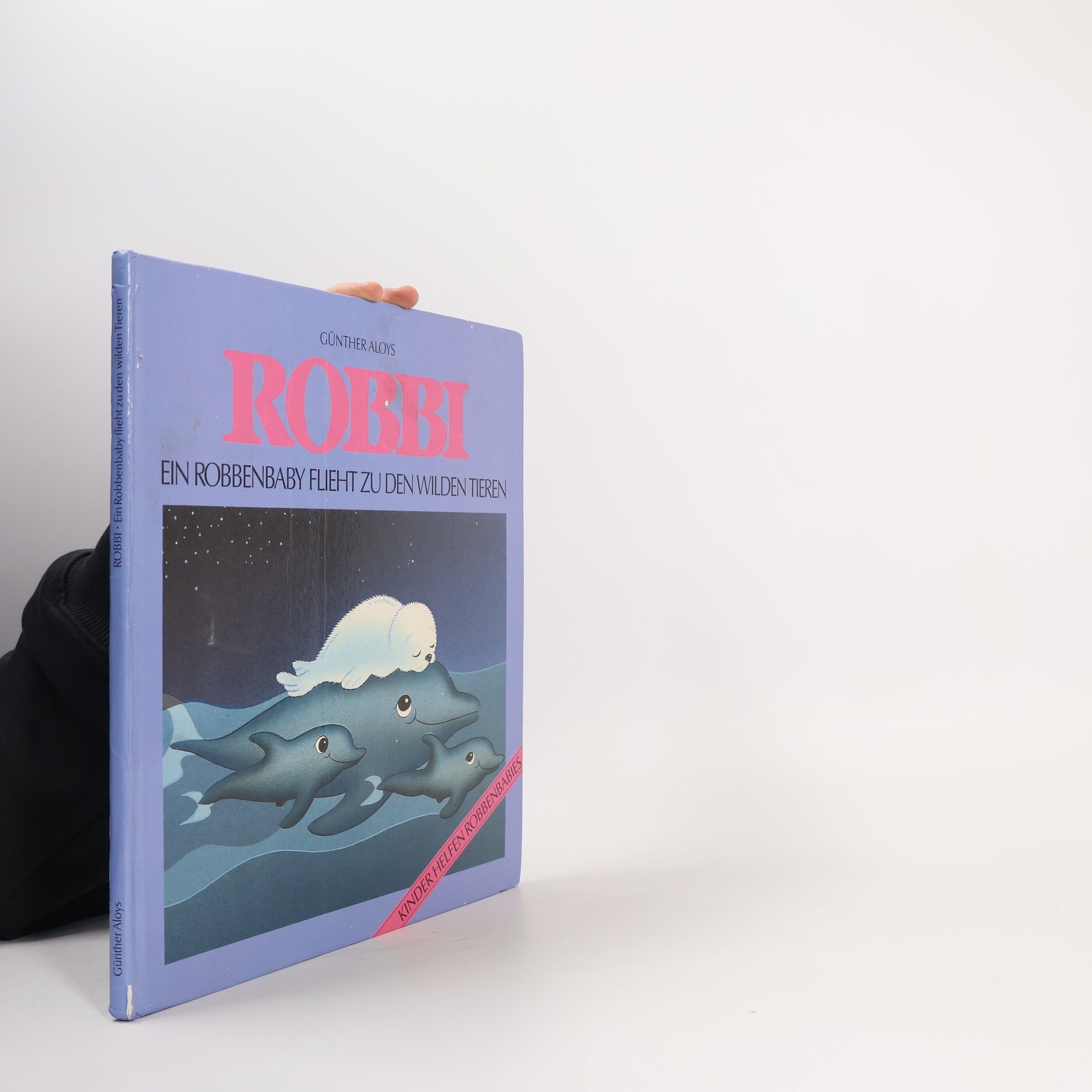 Robbi. Ein Robbenbaby flieht zu den wilden Tieren