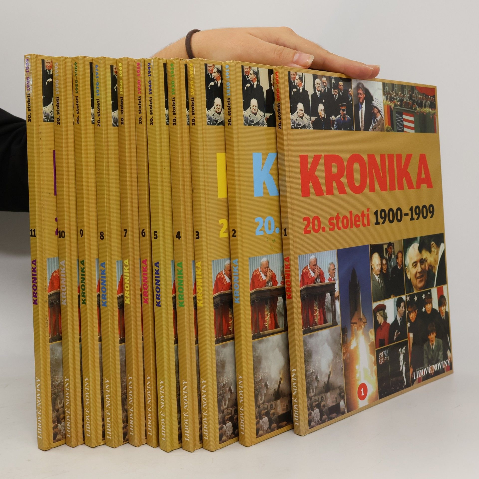 Collectif d'auteurs Kronika 20. století 1-11