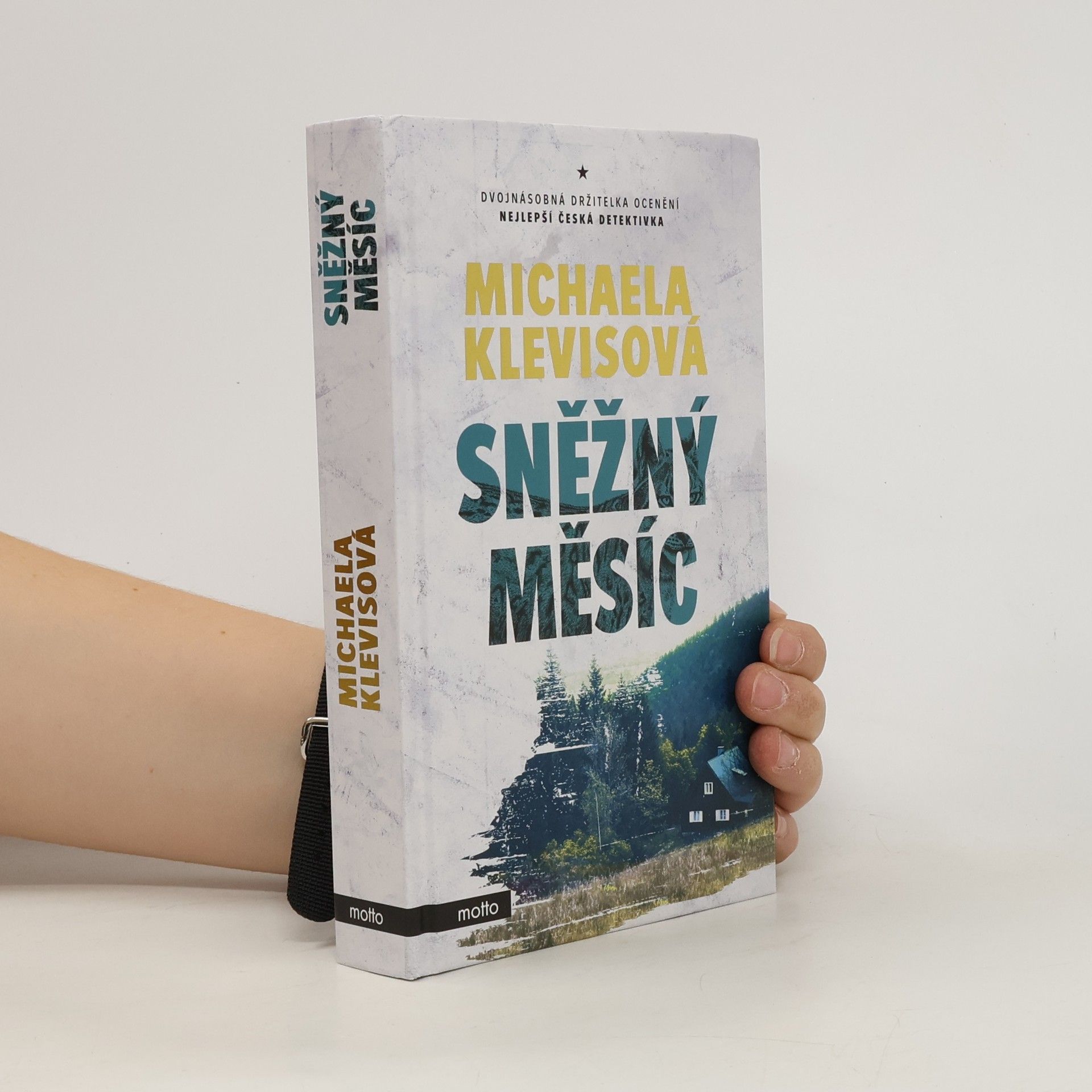 Michaela Klevisová Sněžný měsíc