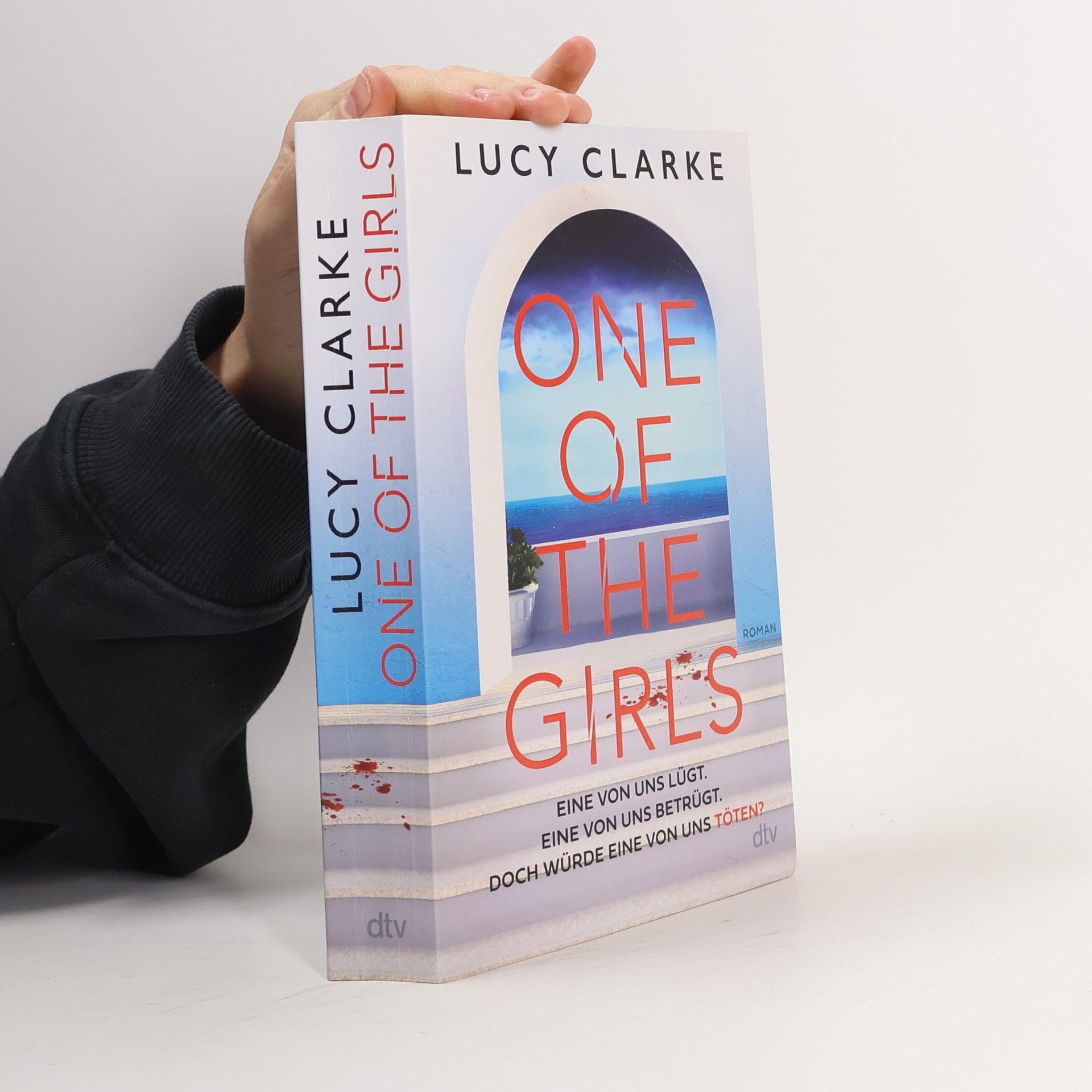 Lucy Clarke One of the Girls