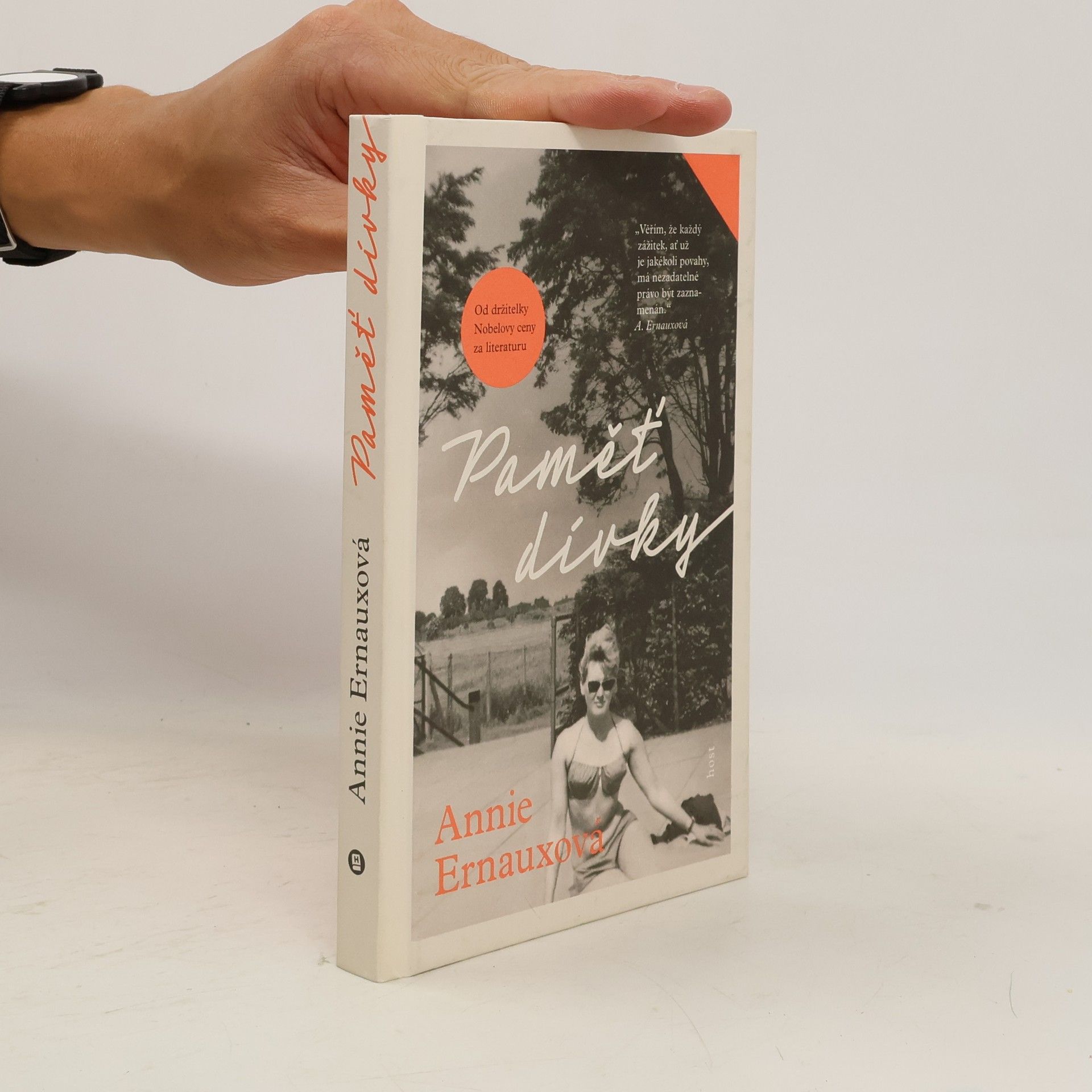Annie Ernaux Paměť dívky