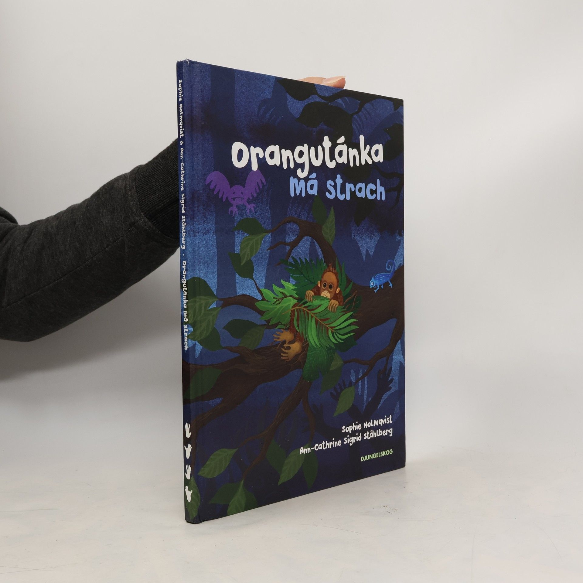 Orangutánka má strach