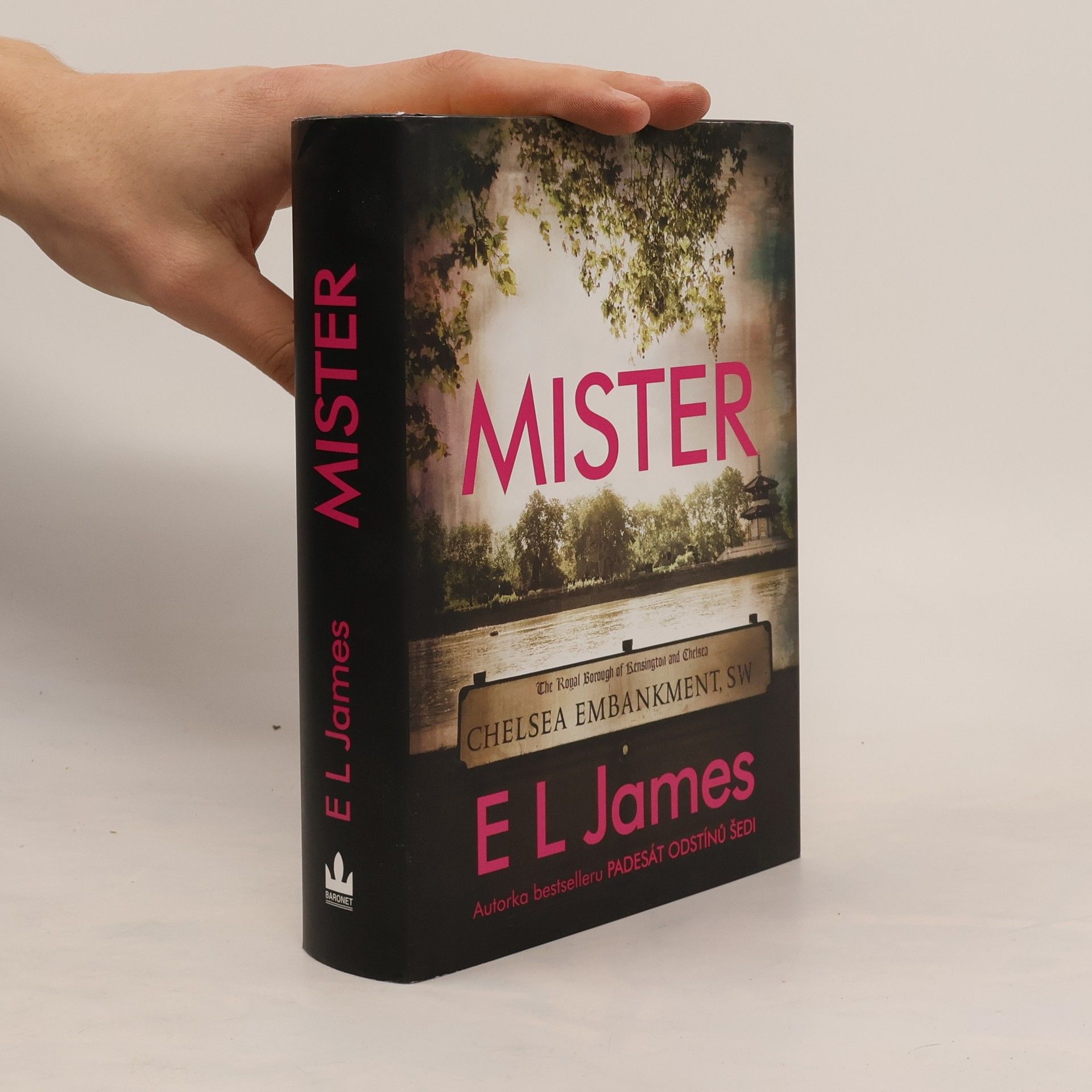E L James Mister