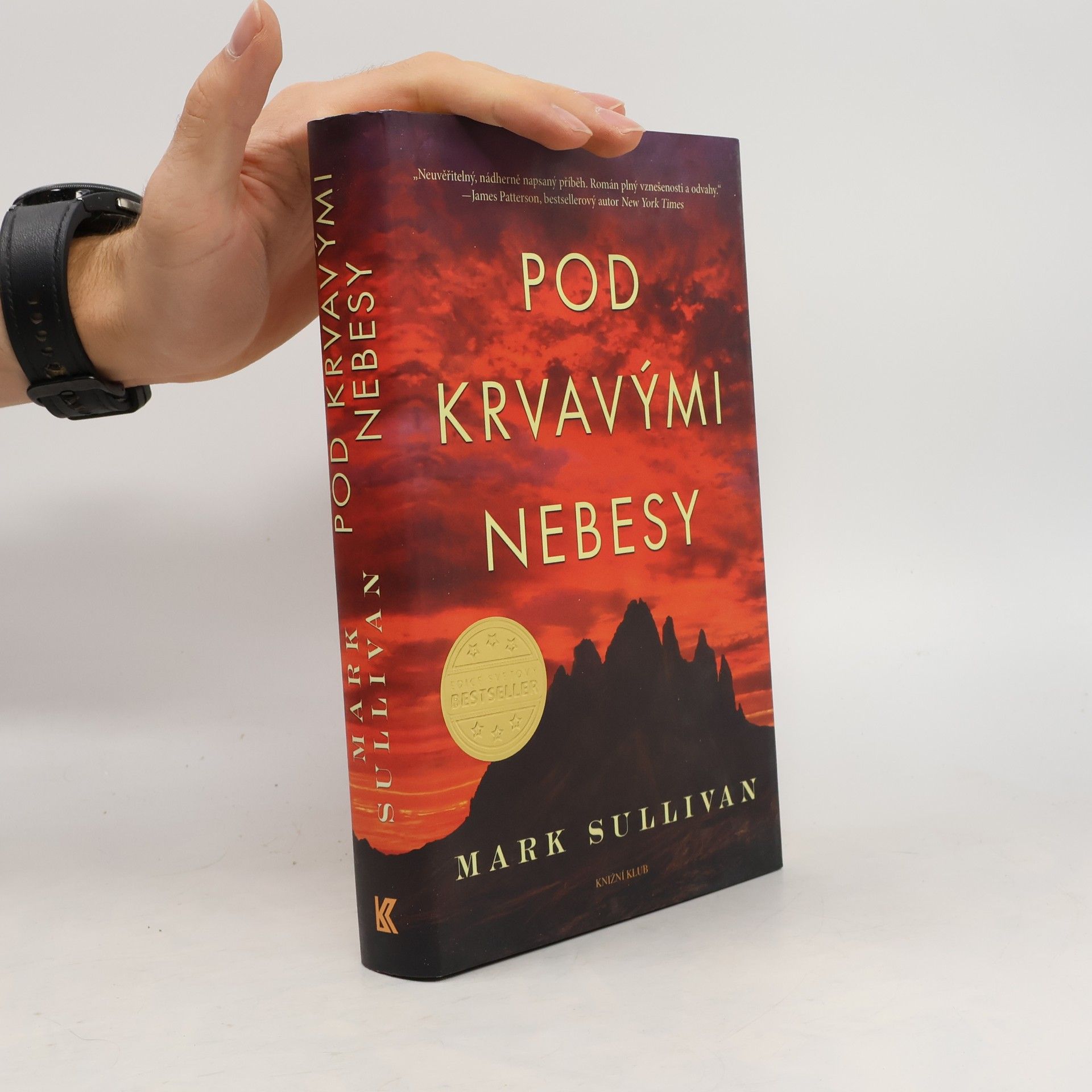 Mark T. Sullivan Pod krvavými nebesy