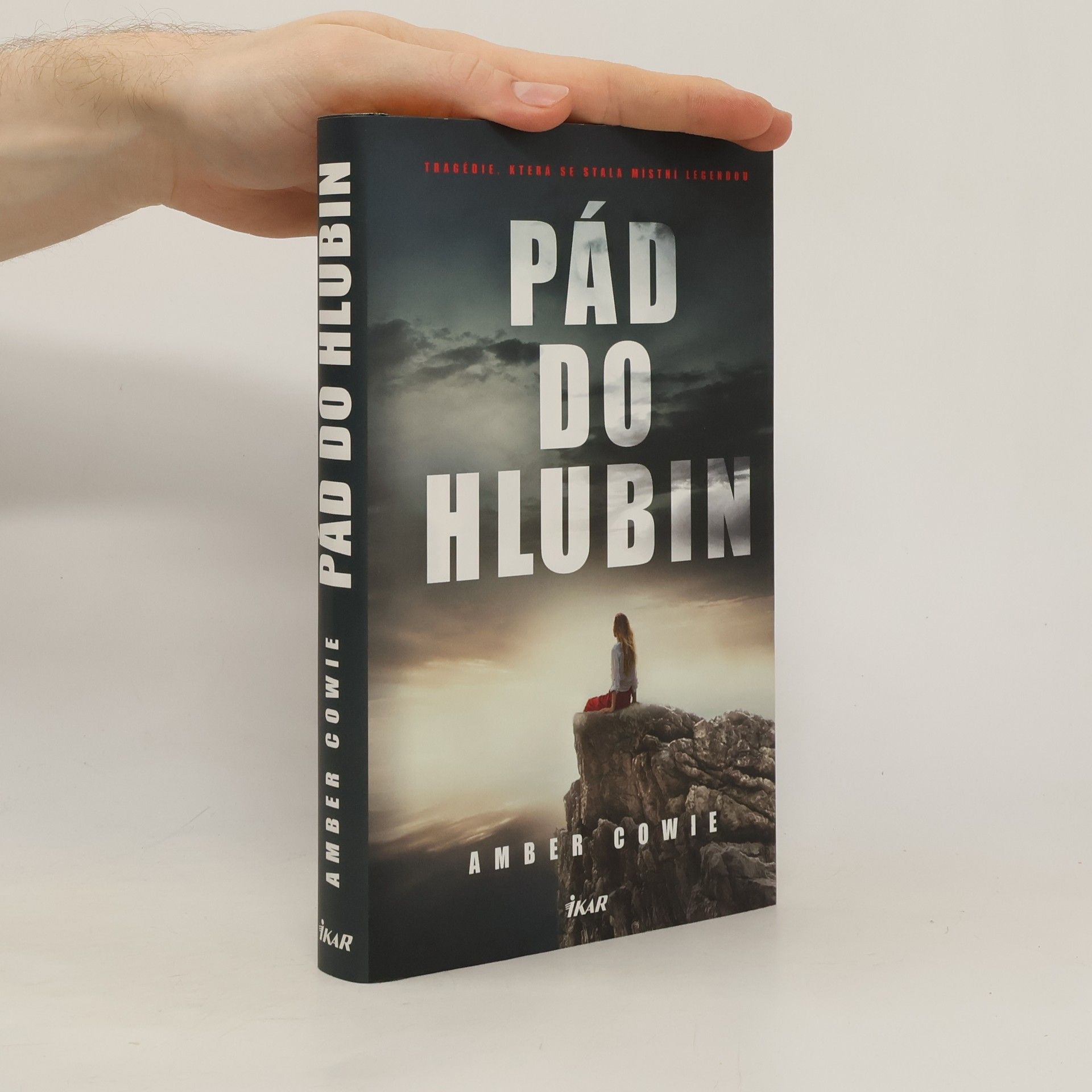 Amber Cowie Pád do hlubin