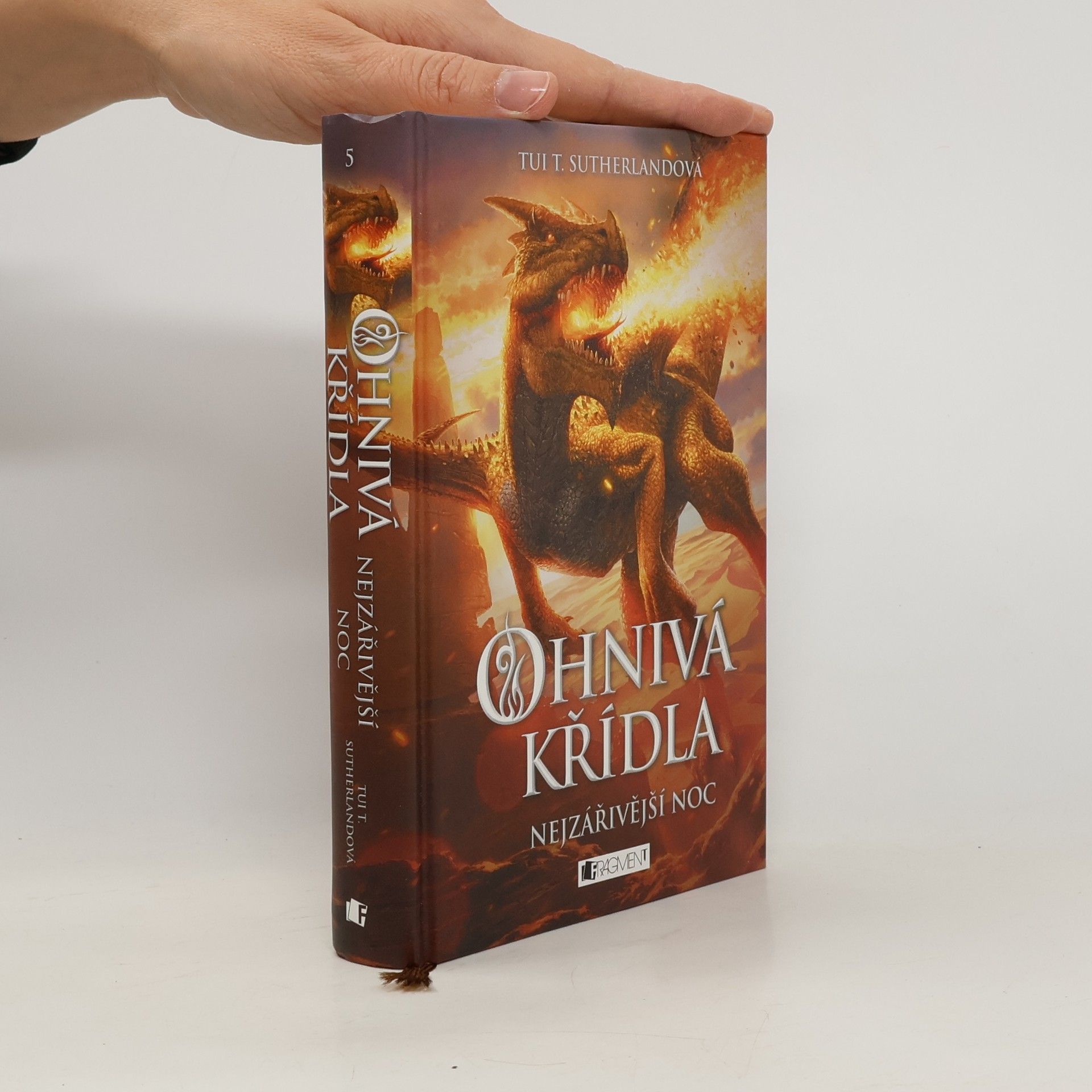 Tui T. Sutherland Nejzářivější noc