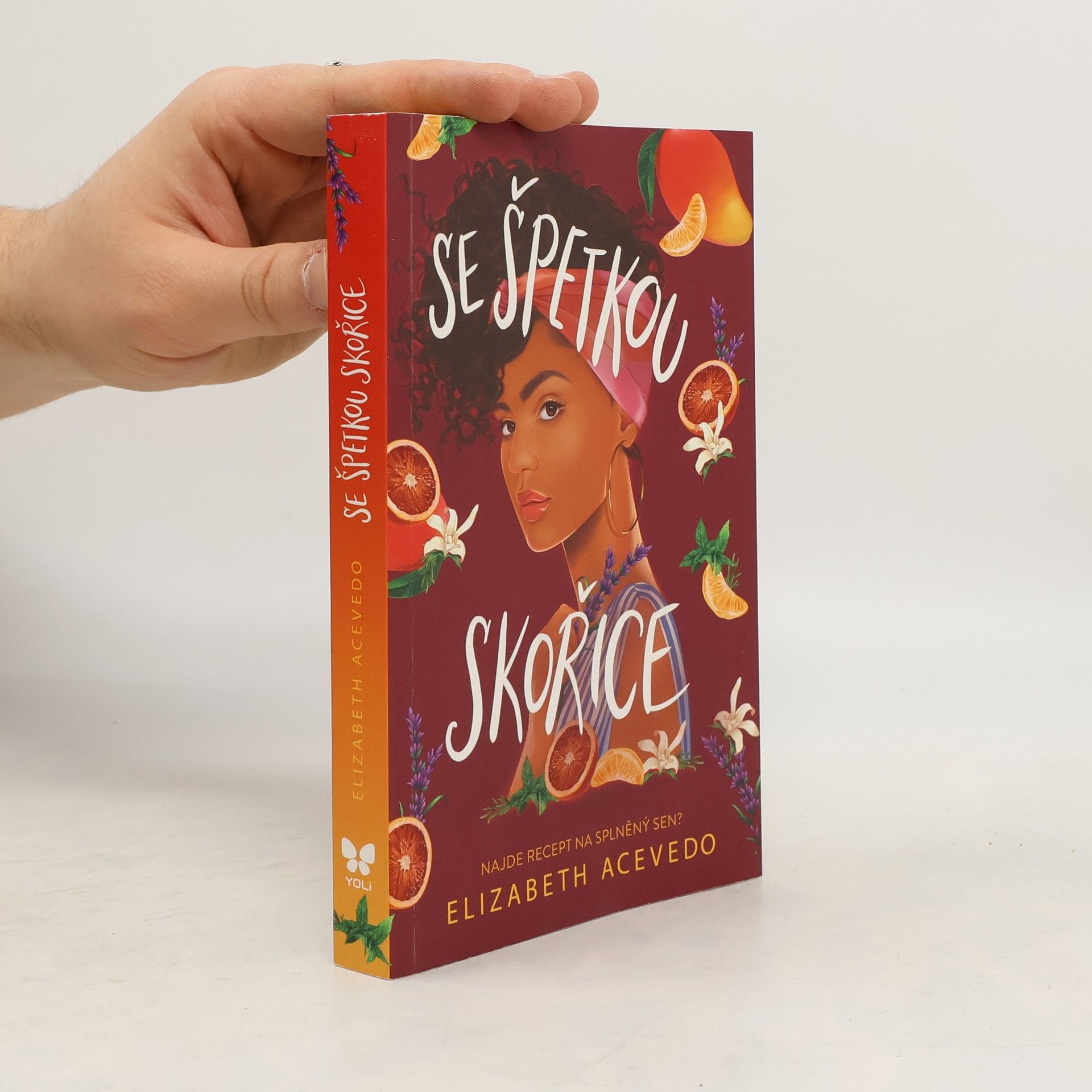 Elizabeth Acevedo Se špetkou skořice
