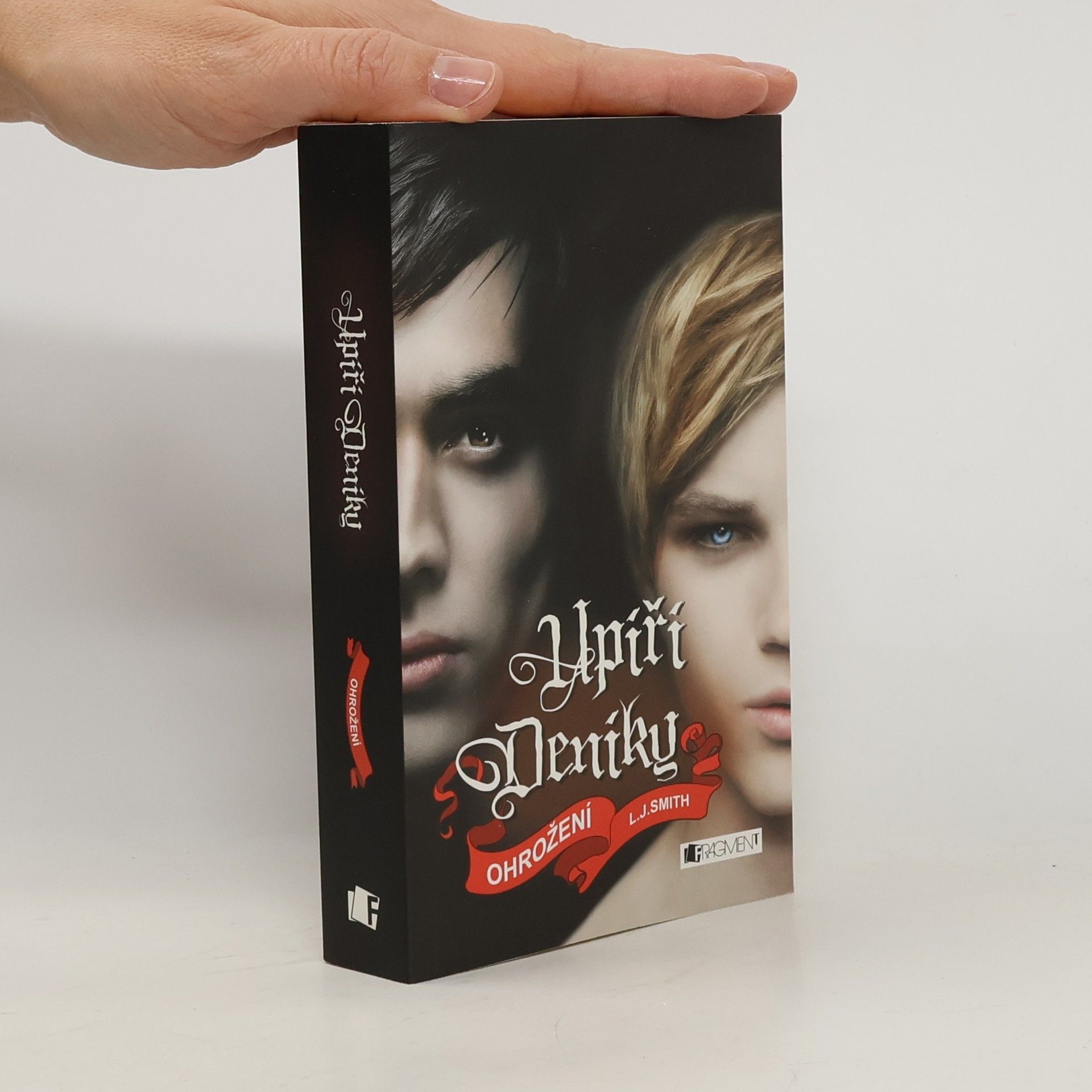 Lisa J. Smith Upíří deníky. Ohrožení