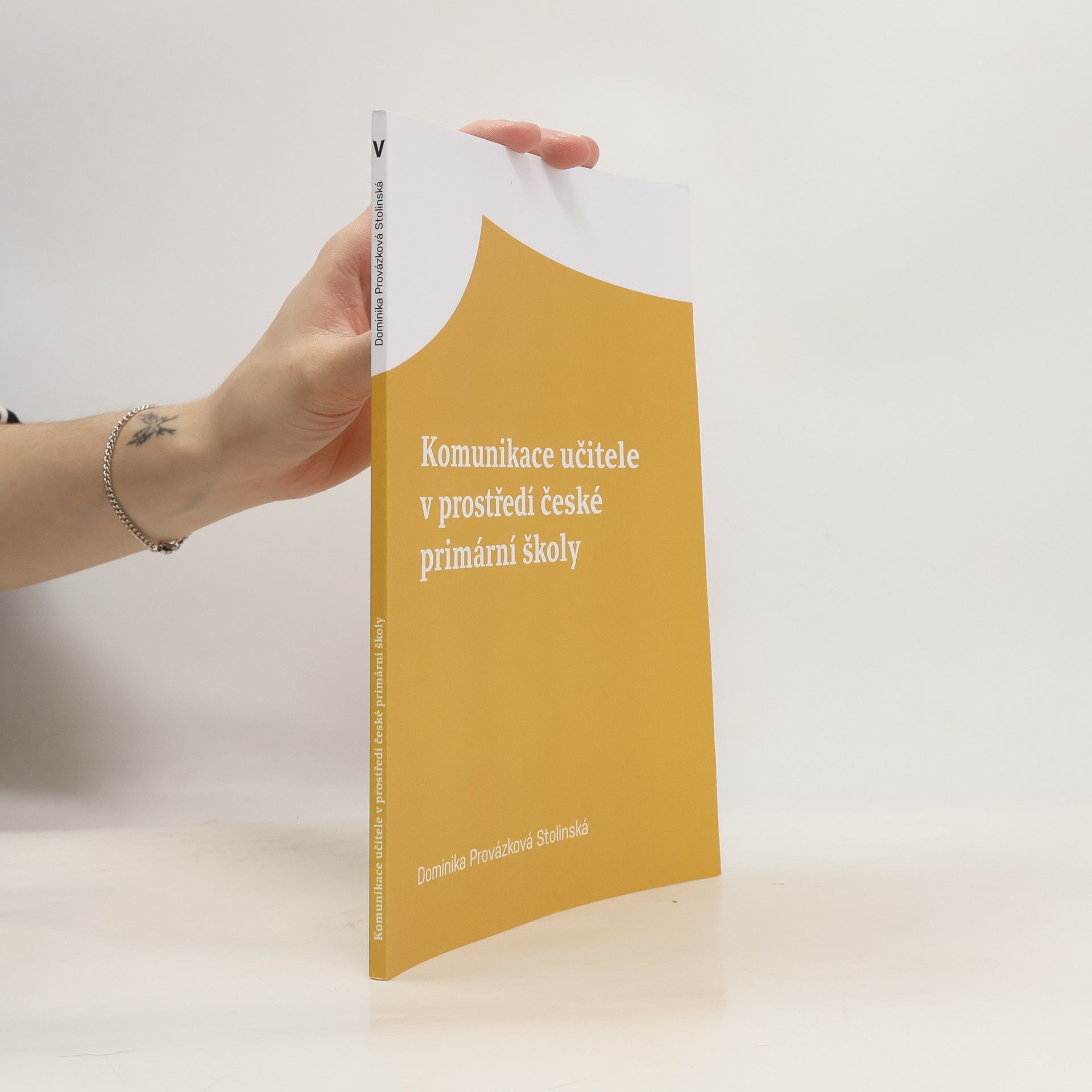 Komunikace učitele v prostředí české primární školy