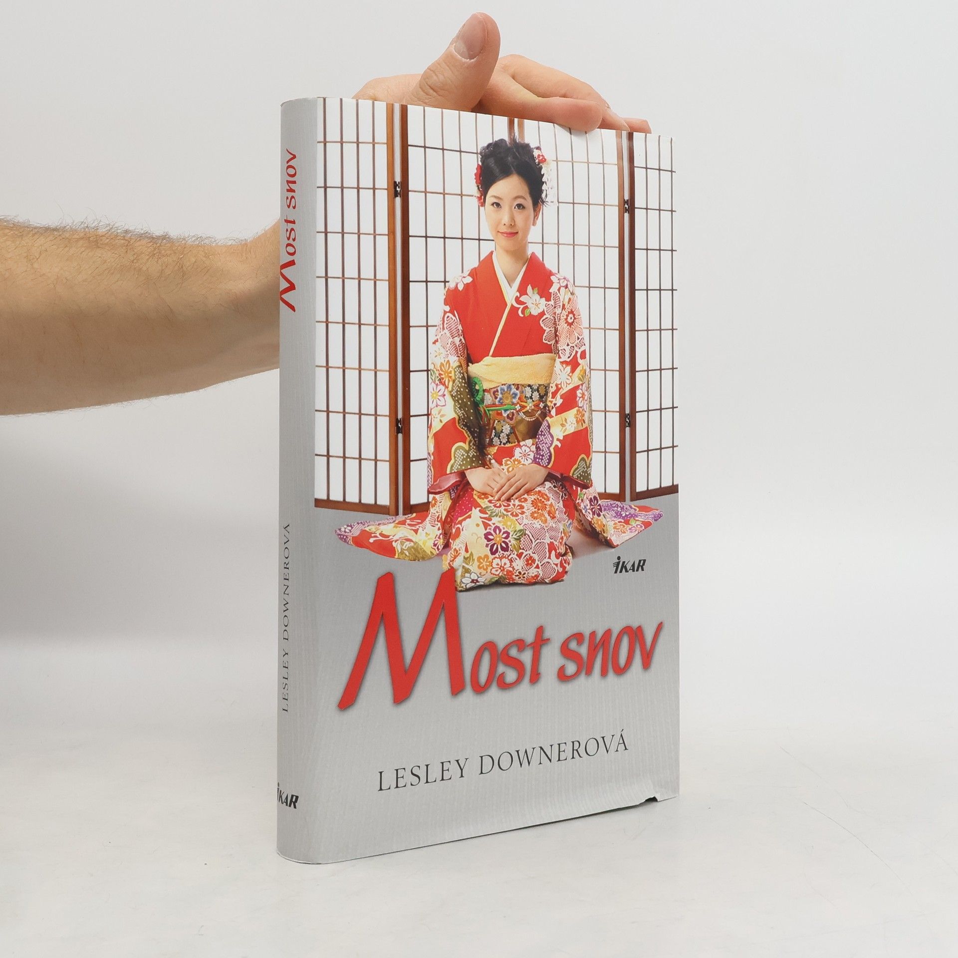 Lesley Downer Most snov