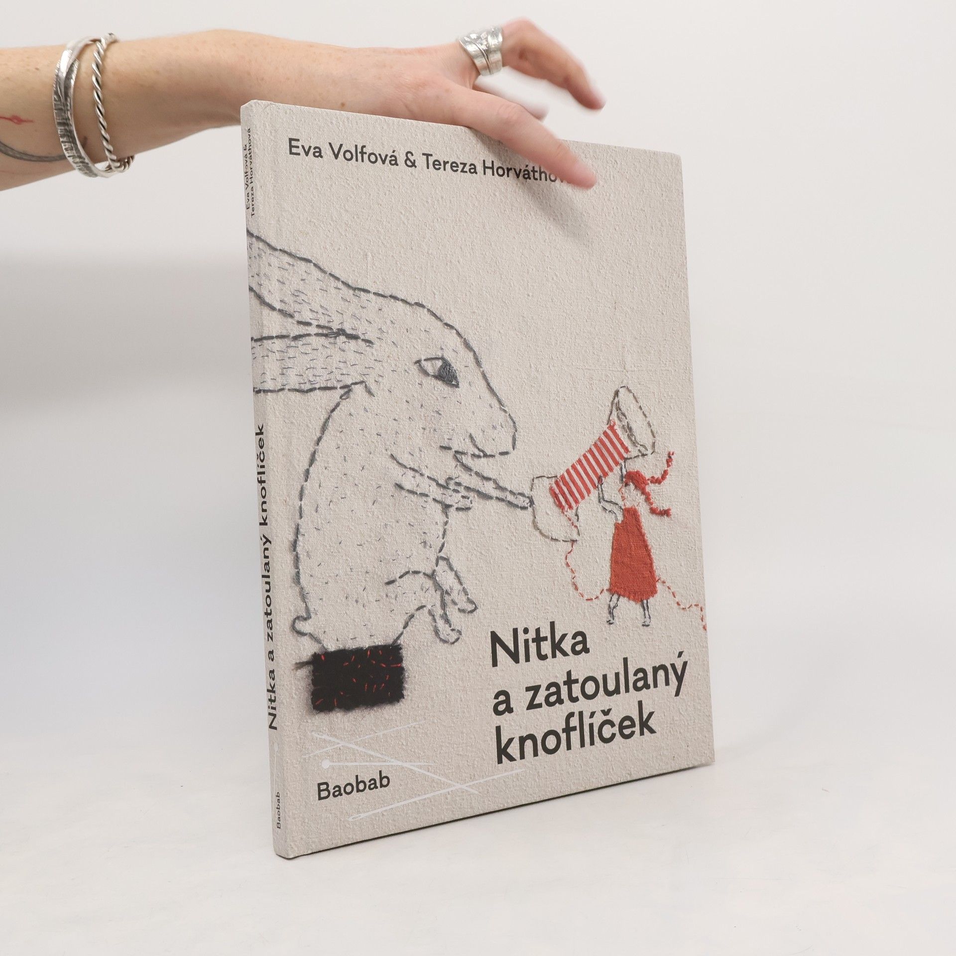 Eva Volfová Nitka a zatoulaný knoflíček