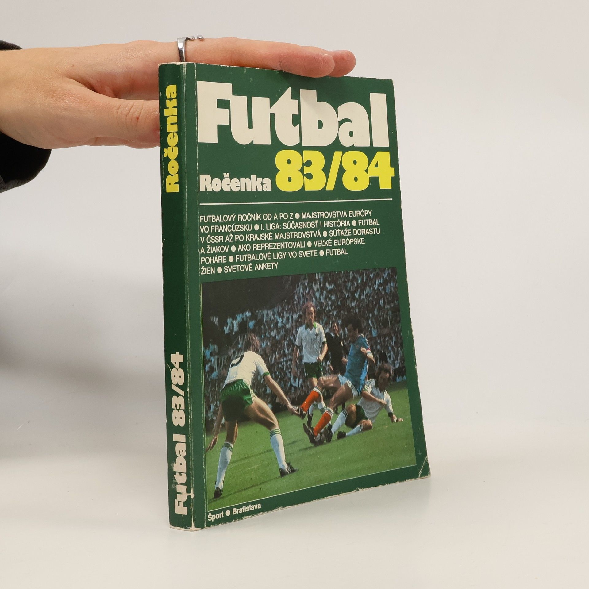 AA.VV. Futbal: Ročenka 83/84