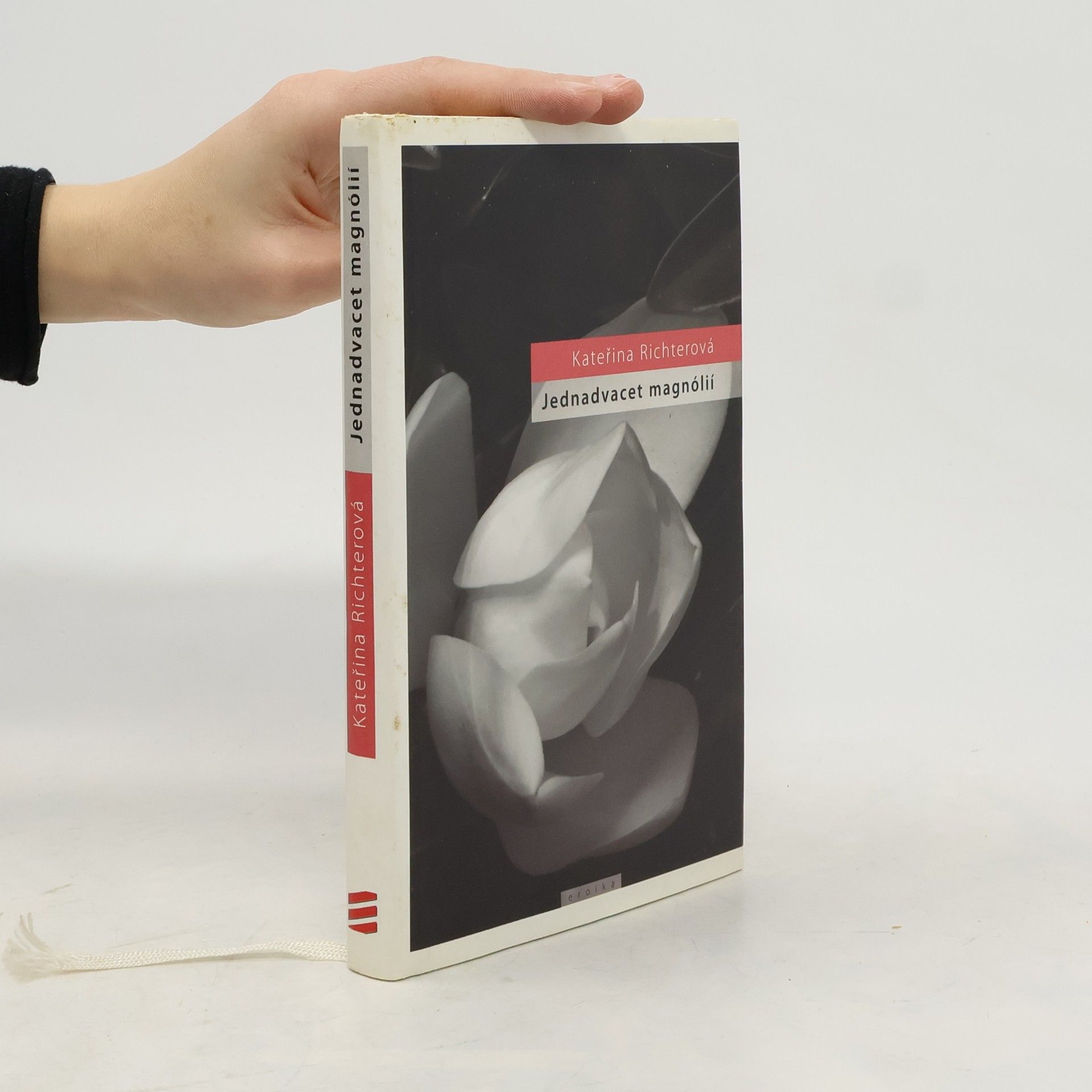 Kateřina Richterová Jednadvacet magnólií, aneb, O lásce a jiných násilích : romantický thriller ze současnosti