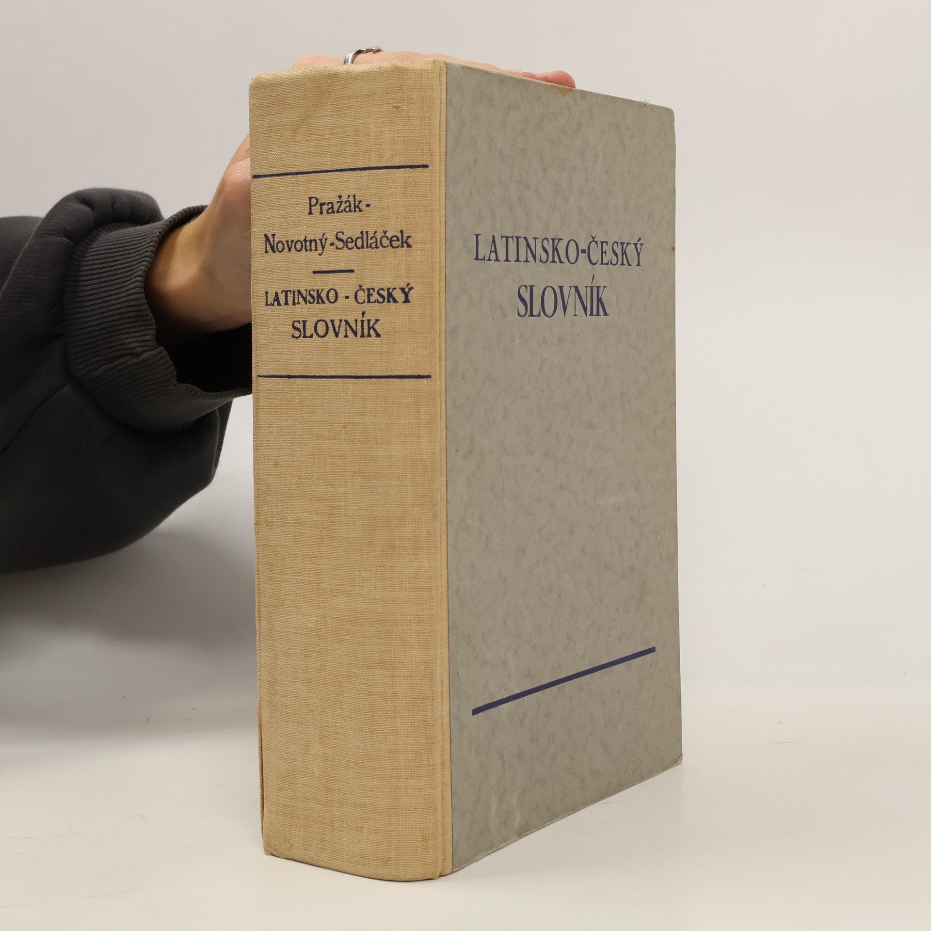 Latinsko-český slovník