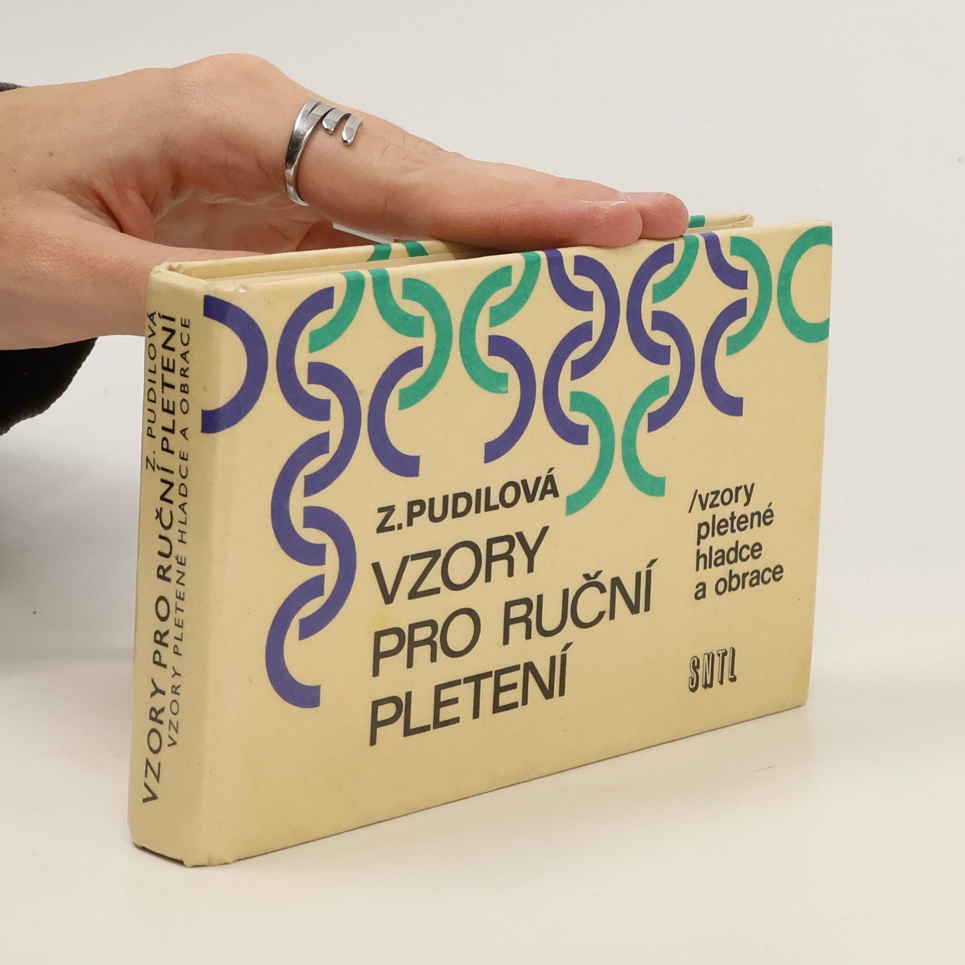 Zdenka Pudilová Vzory pro ruční pletení. Vzory pletené hladce a obrace