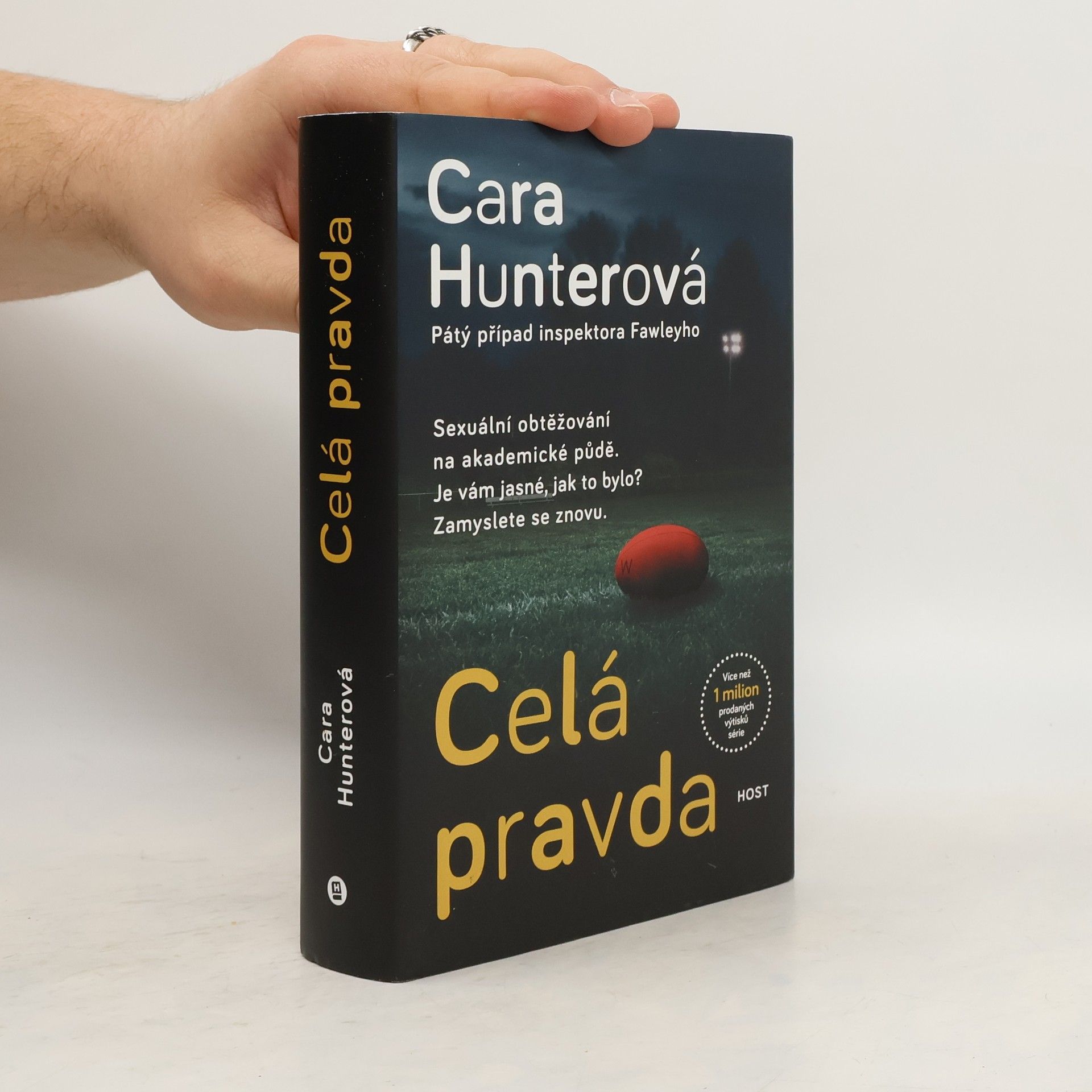 Cara Hunter Celá pravda : pátý případ inspektora Fawleyho