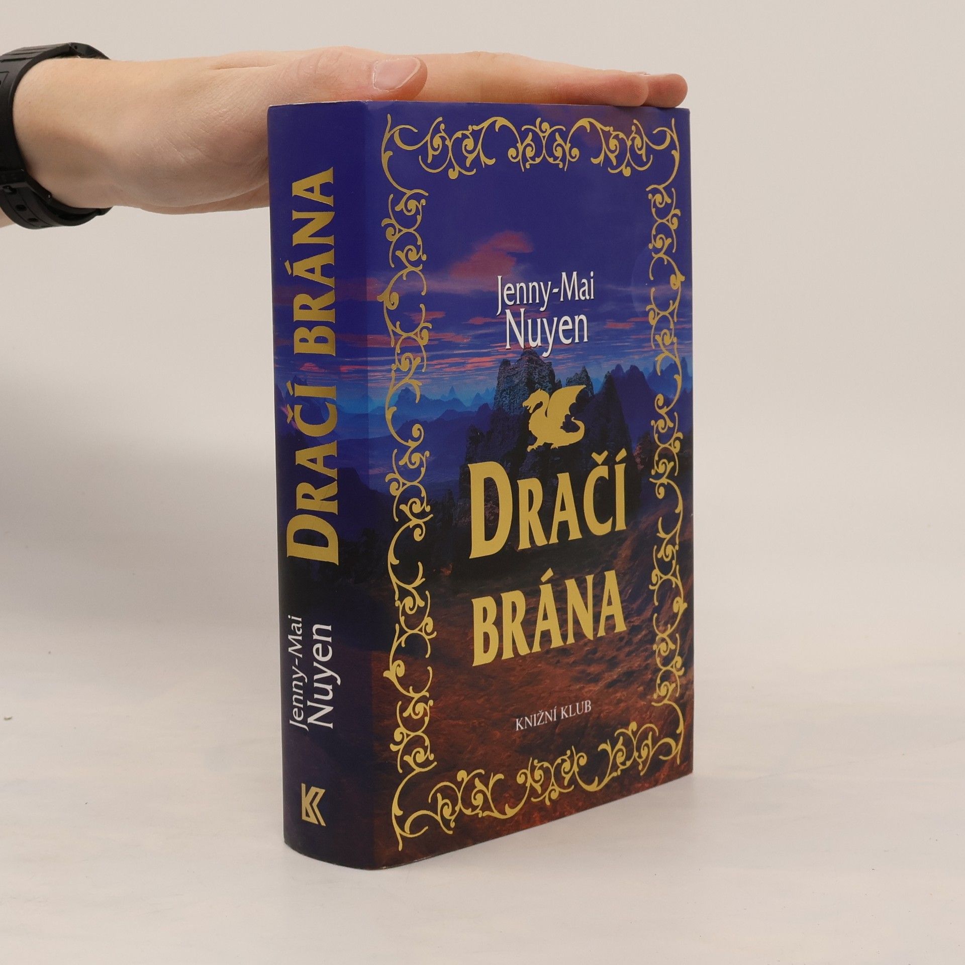 Jenny-Mai Nuyen Dračí brána