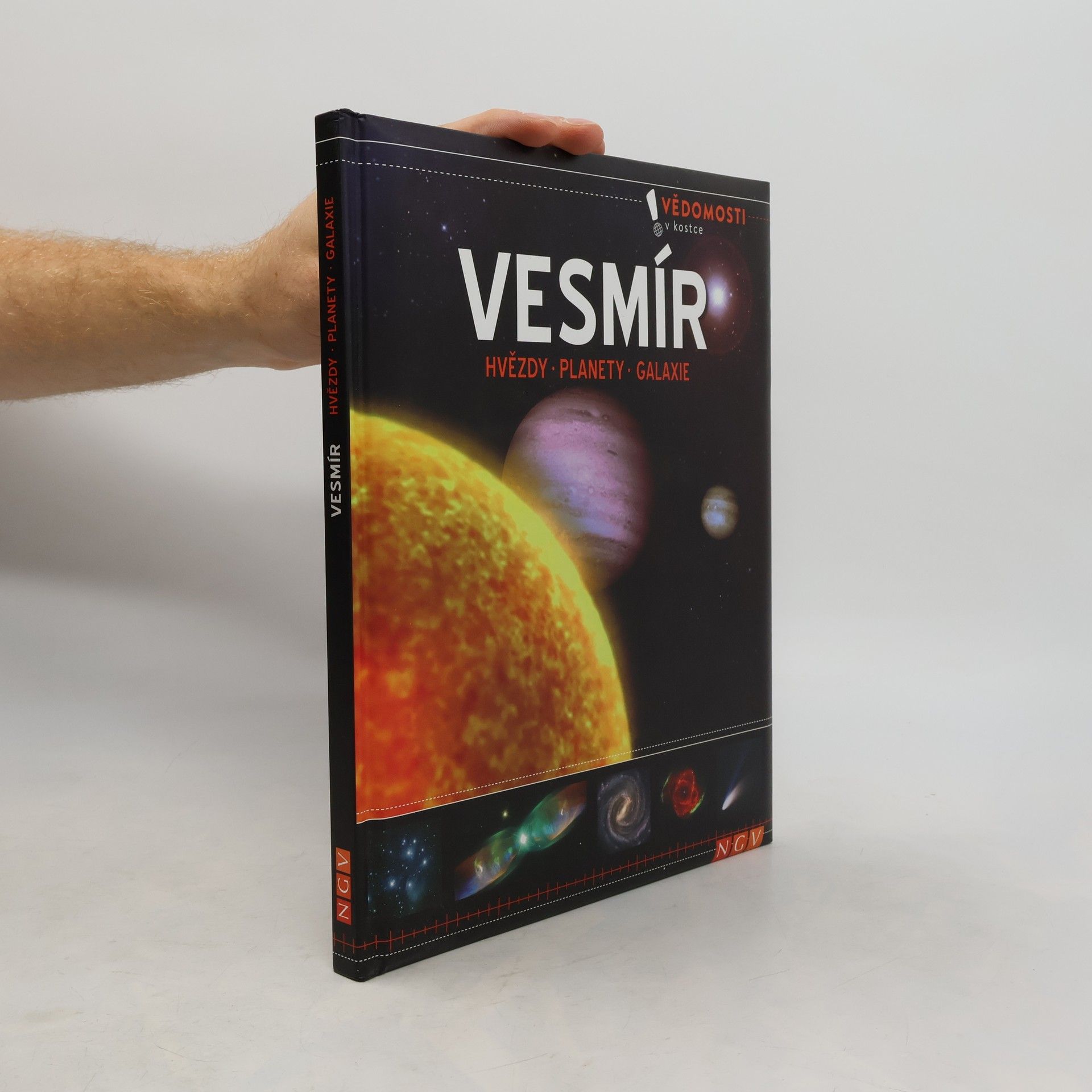 Collectif d'auteurs Vesmír