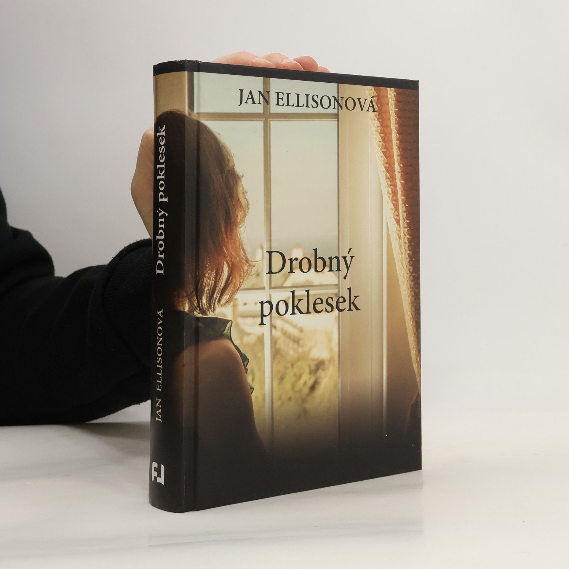 Jan Ellison Drobný poklesek