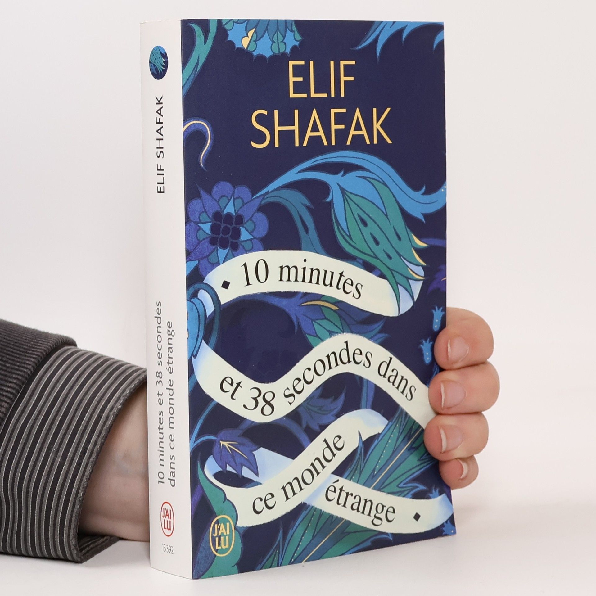 Elif Şafak 10 minutes et 38 secondes dans ce monde étrange