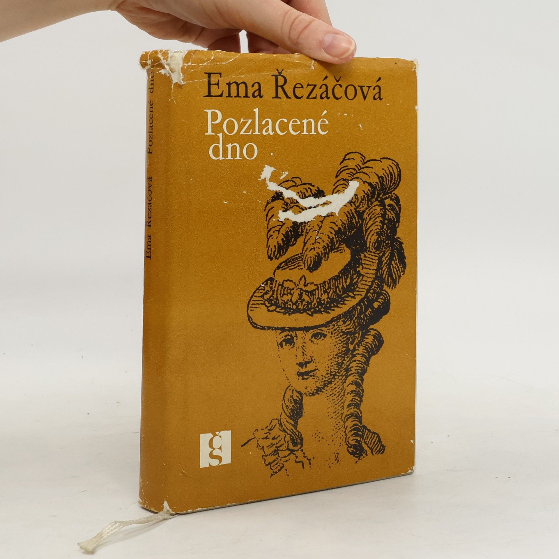 Ema Řezáčová Pozlacené dno