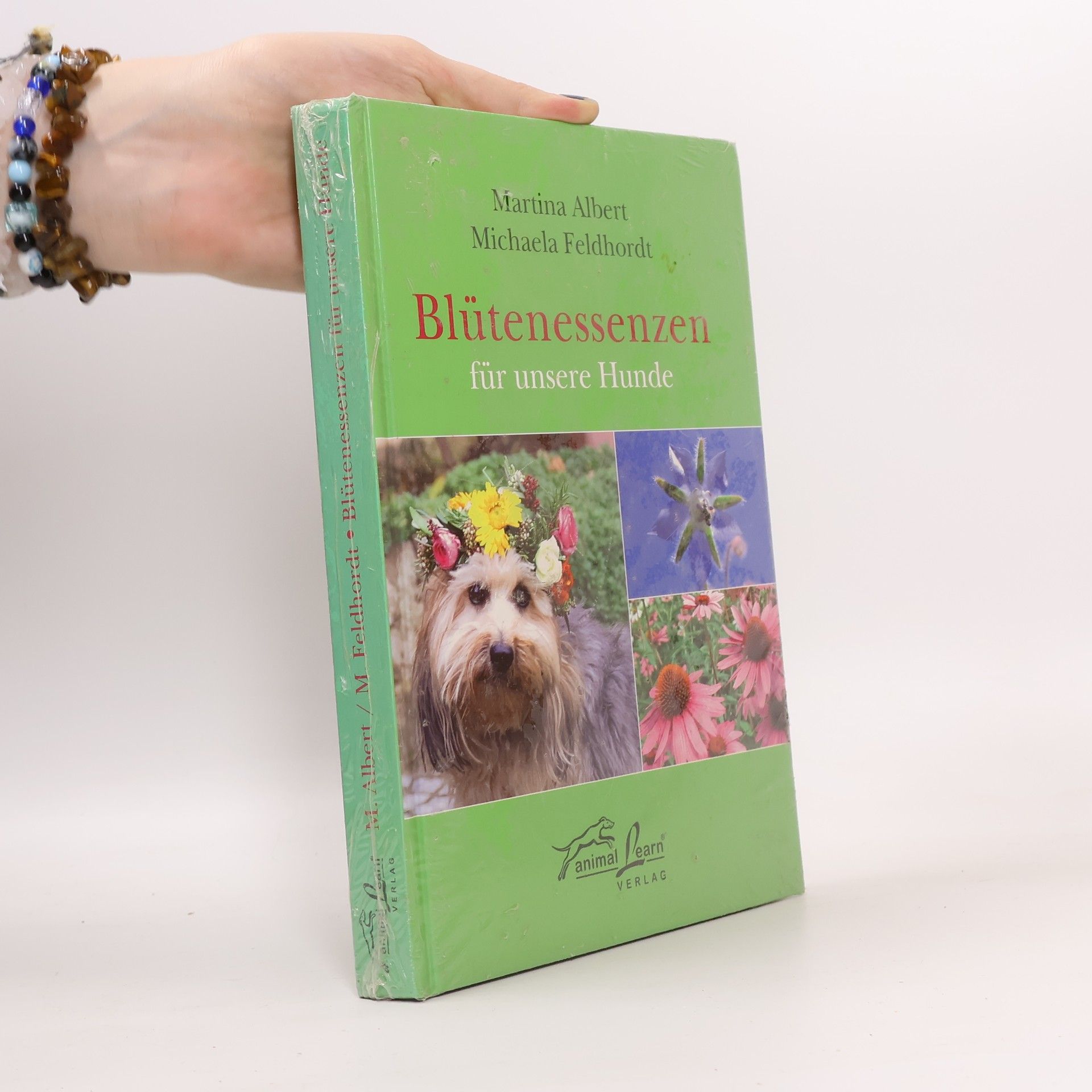 Martina Albert Blütenessenzen für unsere Hunde