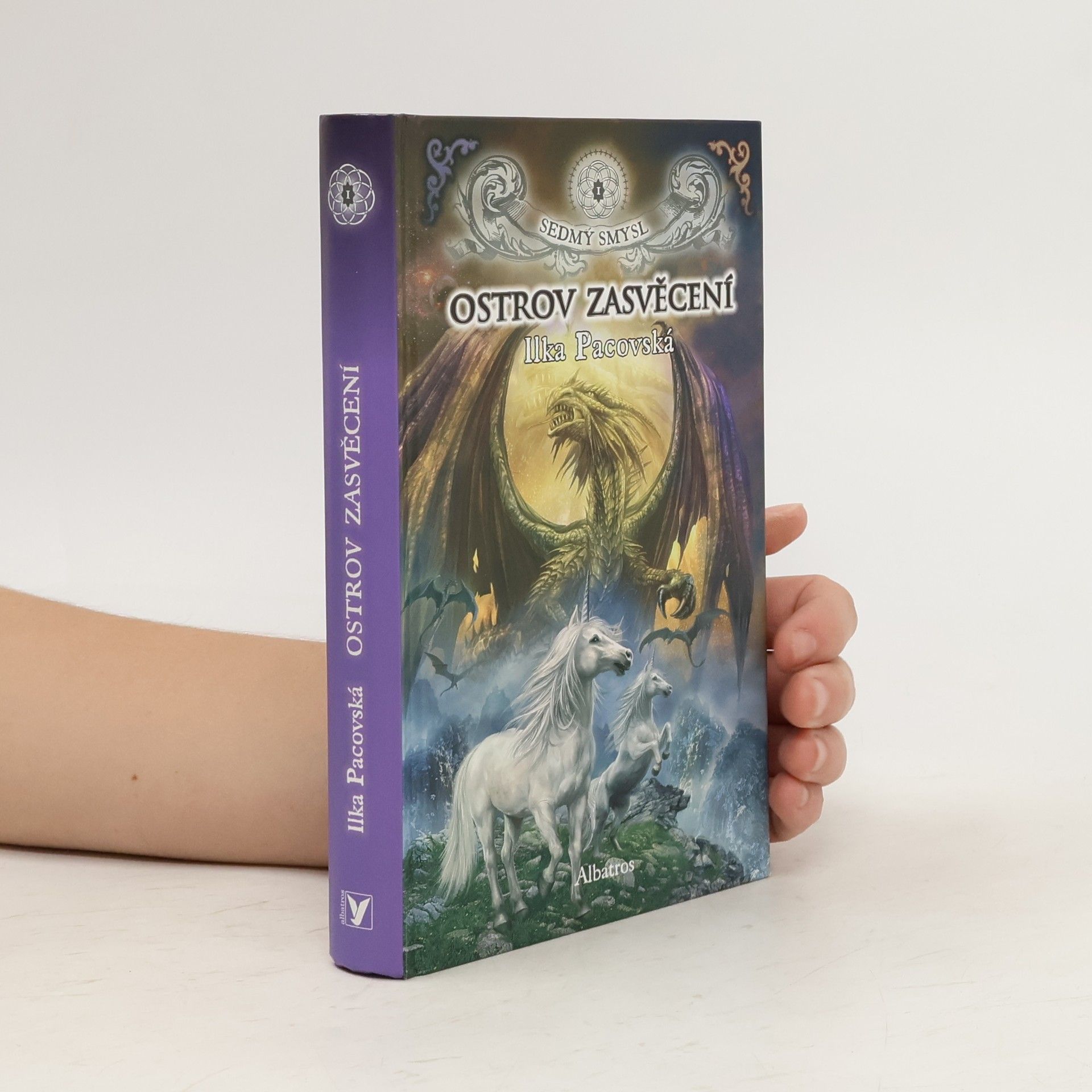 Ilka Pacovská Sedmý smysl 1., Ostrov zasvěcení