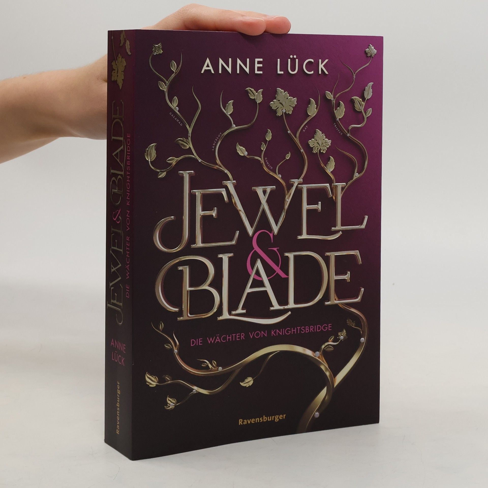 Anne Lück Jewel & Blade, Band 1: Die Wächter von Knightsbridge (Von der SPIEGEL-Bestseller-Autorin von "Silver & Poison" Limitierte Auflage mit dreiseitigem Farbschnitt)