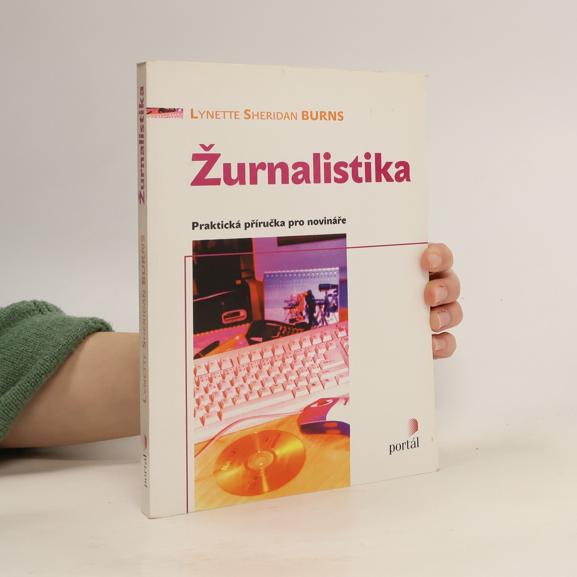 Lynette Sheridan Burns Žurnalistika