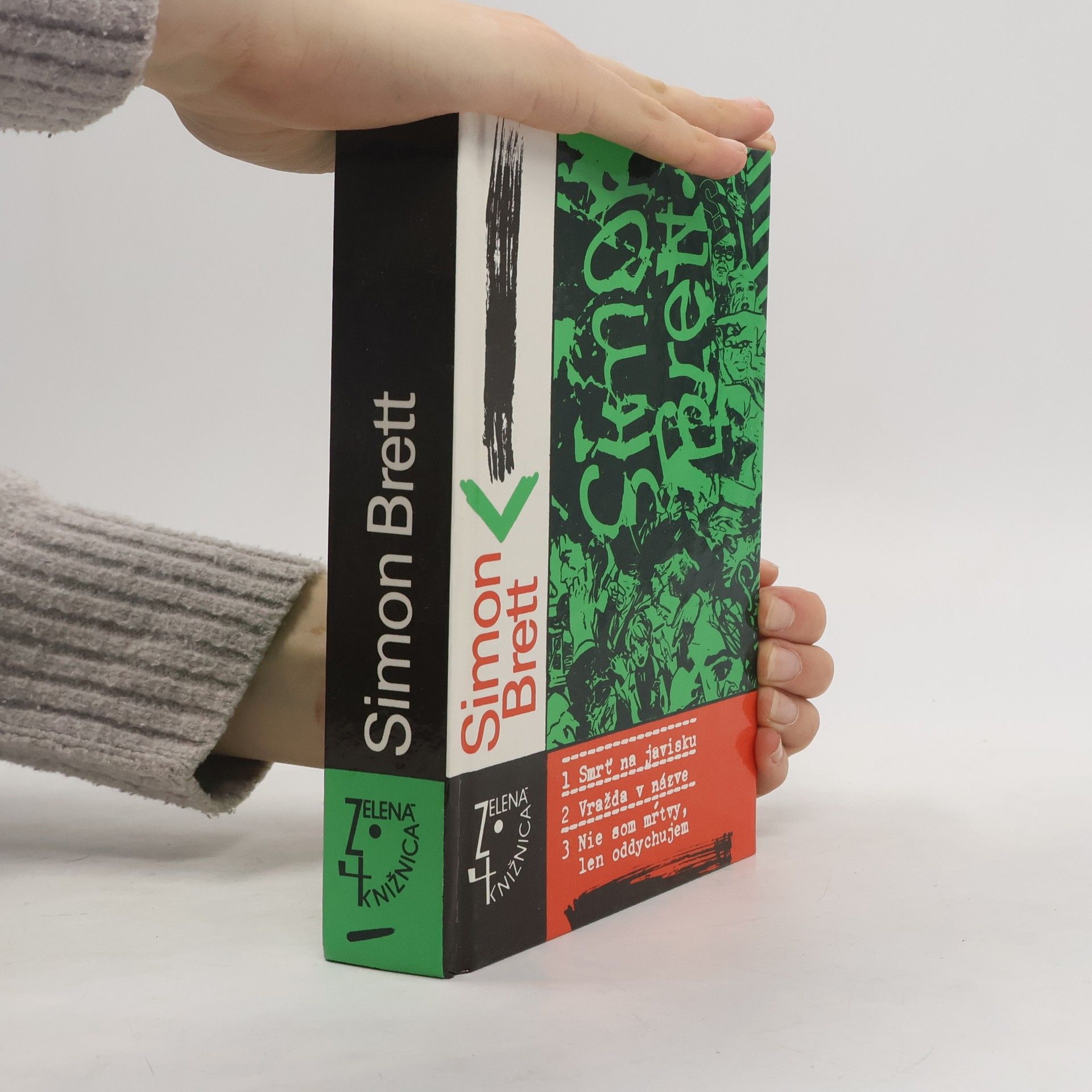 Simon Brett Smrť na javisku. Vražda v názve. Nie som mŕtvy, len oddychujem