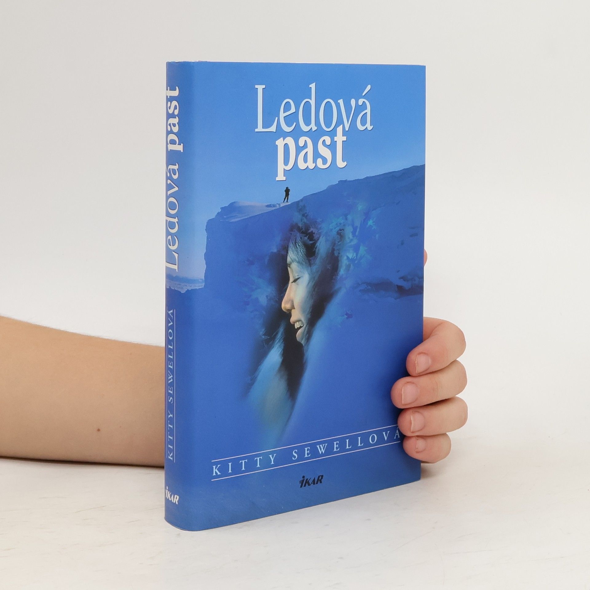Kitty Sewell Ledová past