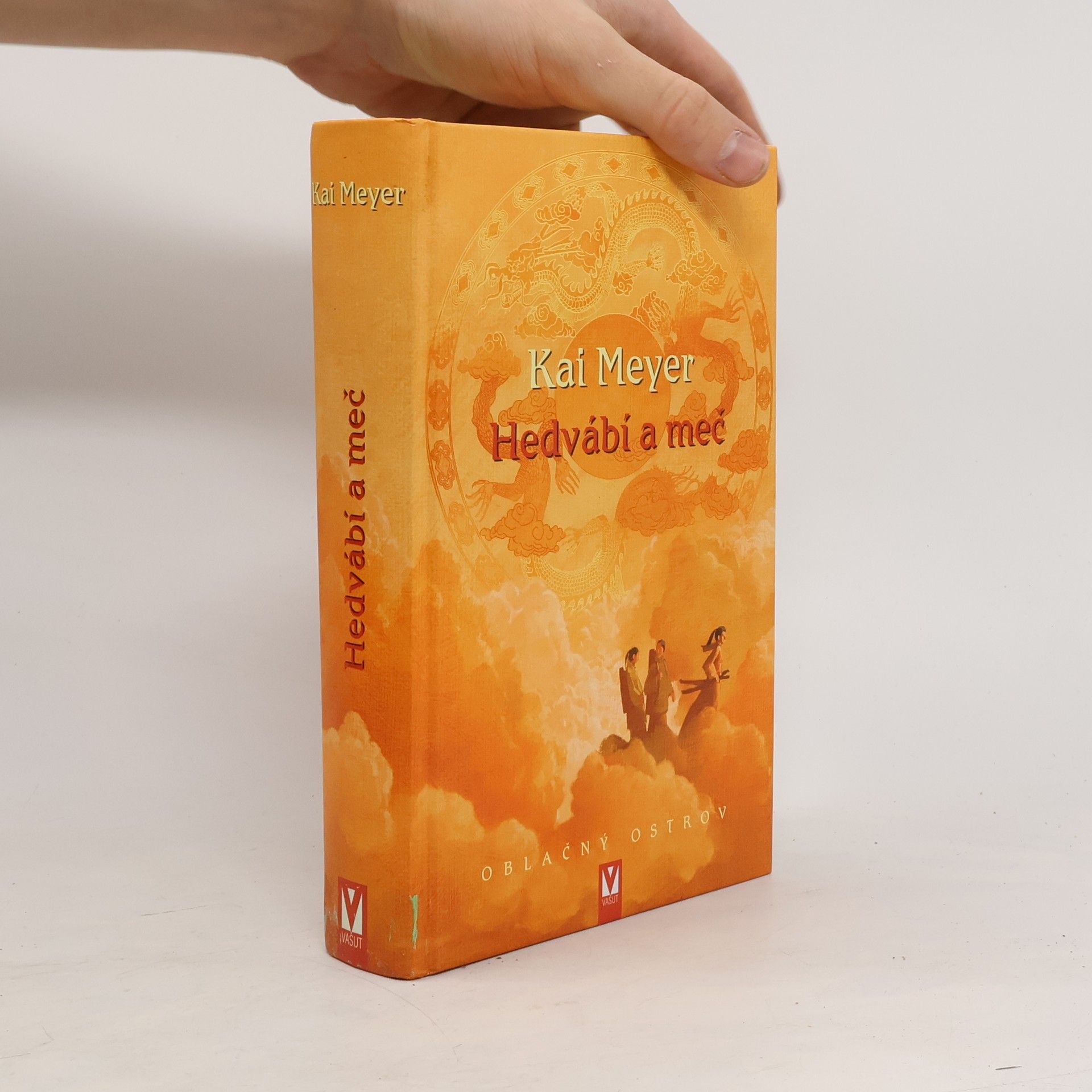 Kai Meyer Oblačný ostrov, Hedvábí a meč