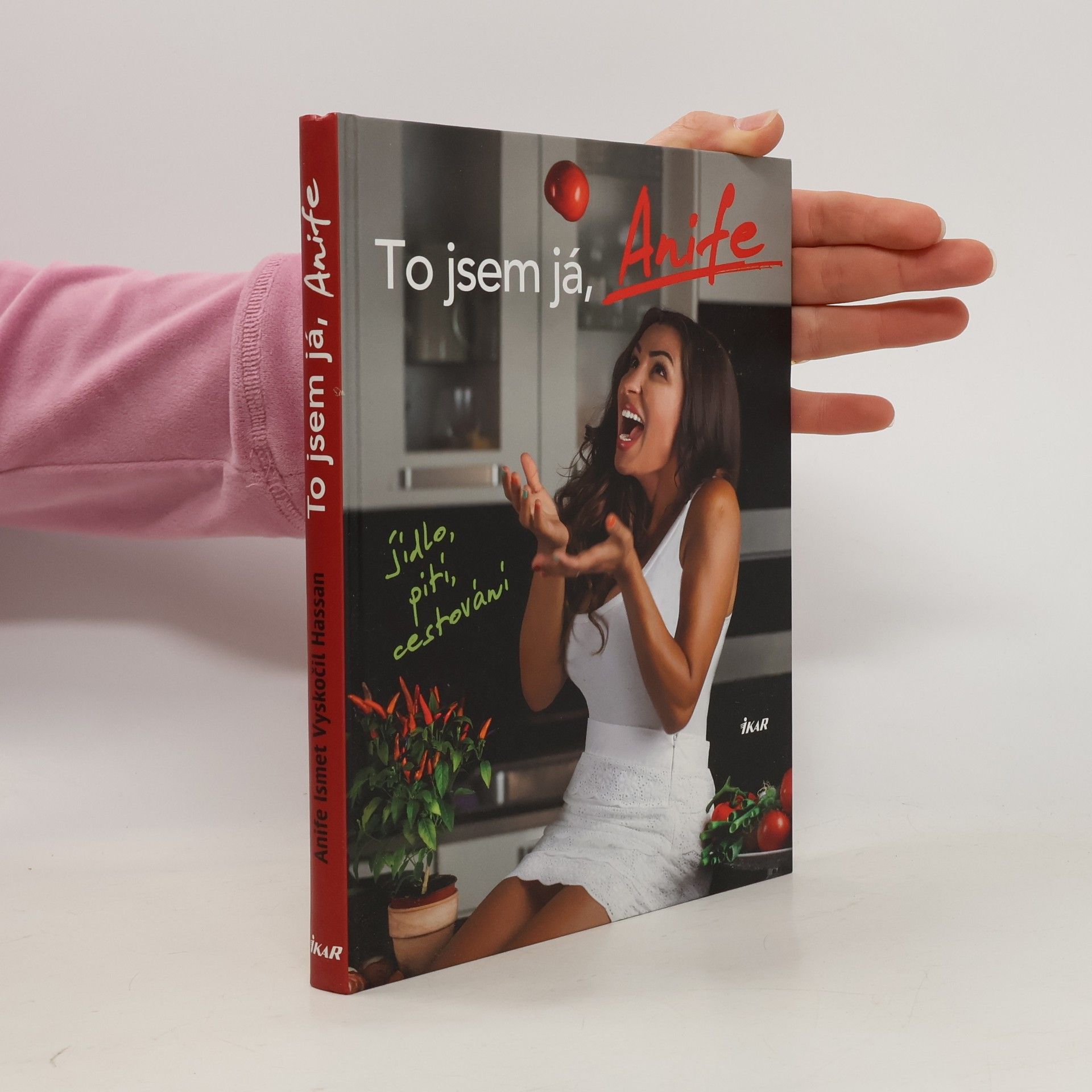 Anife Hassan Vyskočil To jsem já, Anife: Jídlo, pití, cestování