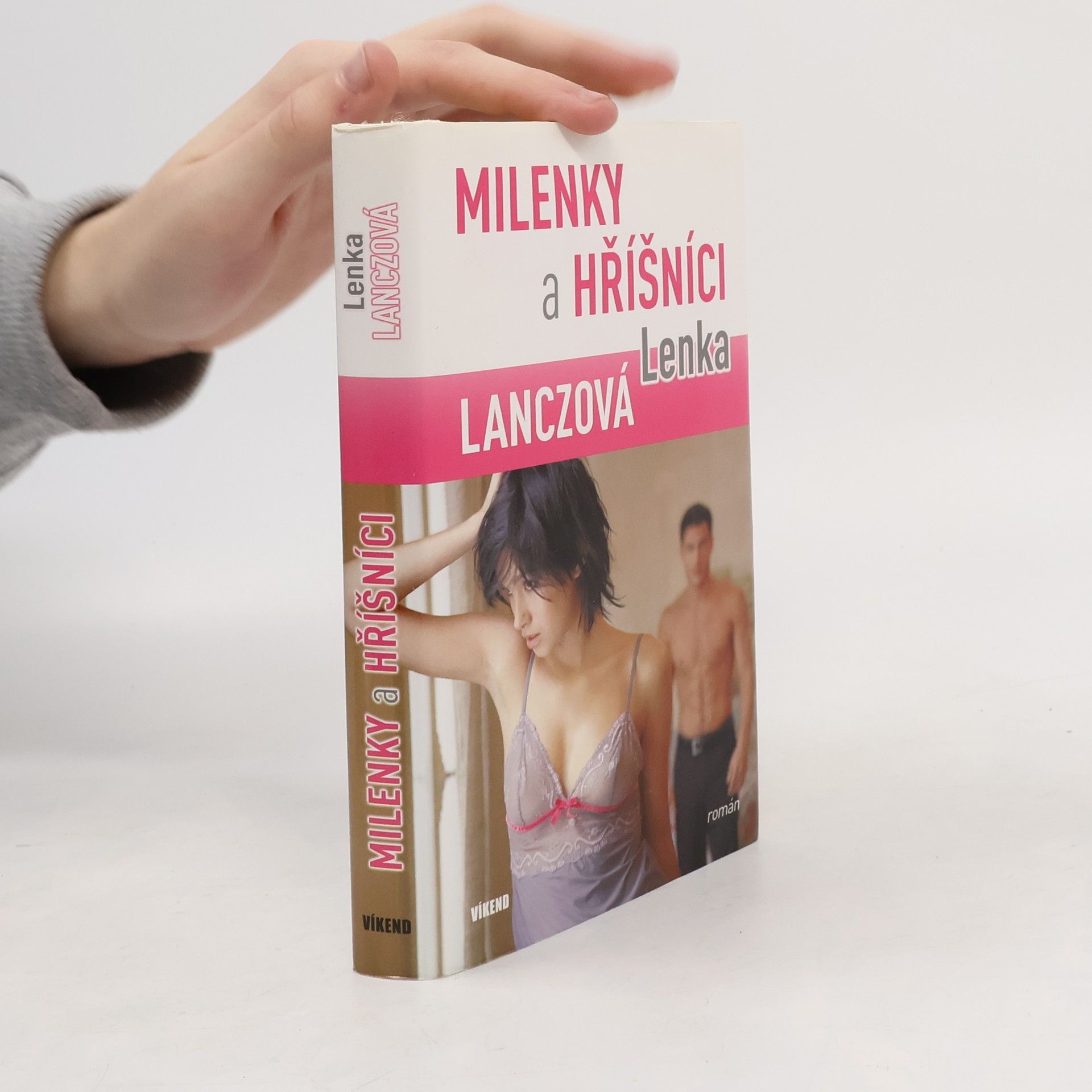 Lenka Lanczová Milenky a hříšníci