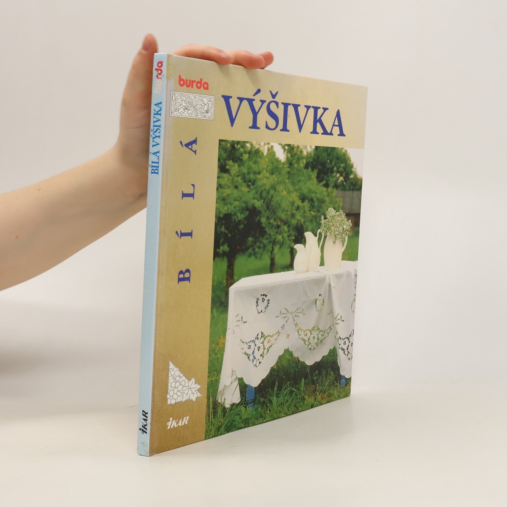 Collectif d'auteurs Bílá výšivka