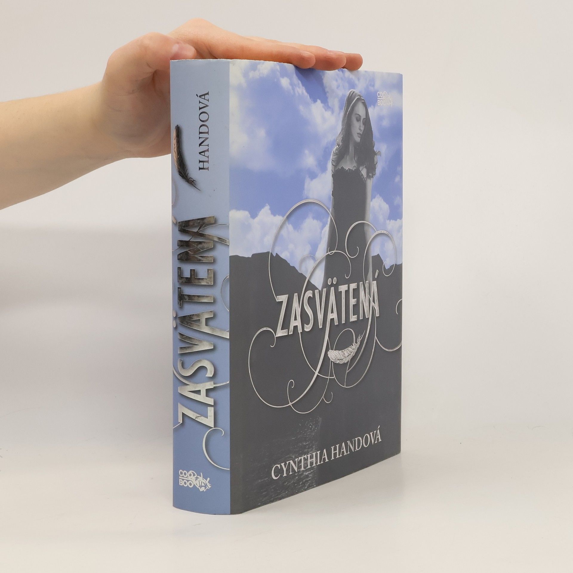 Cynthia Hand Zasvätená