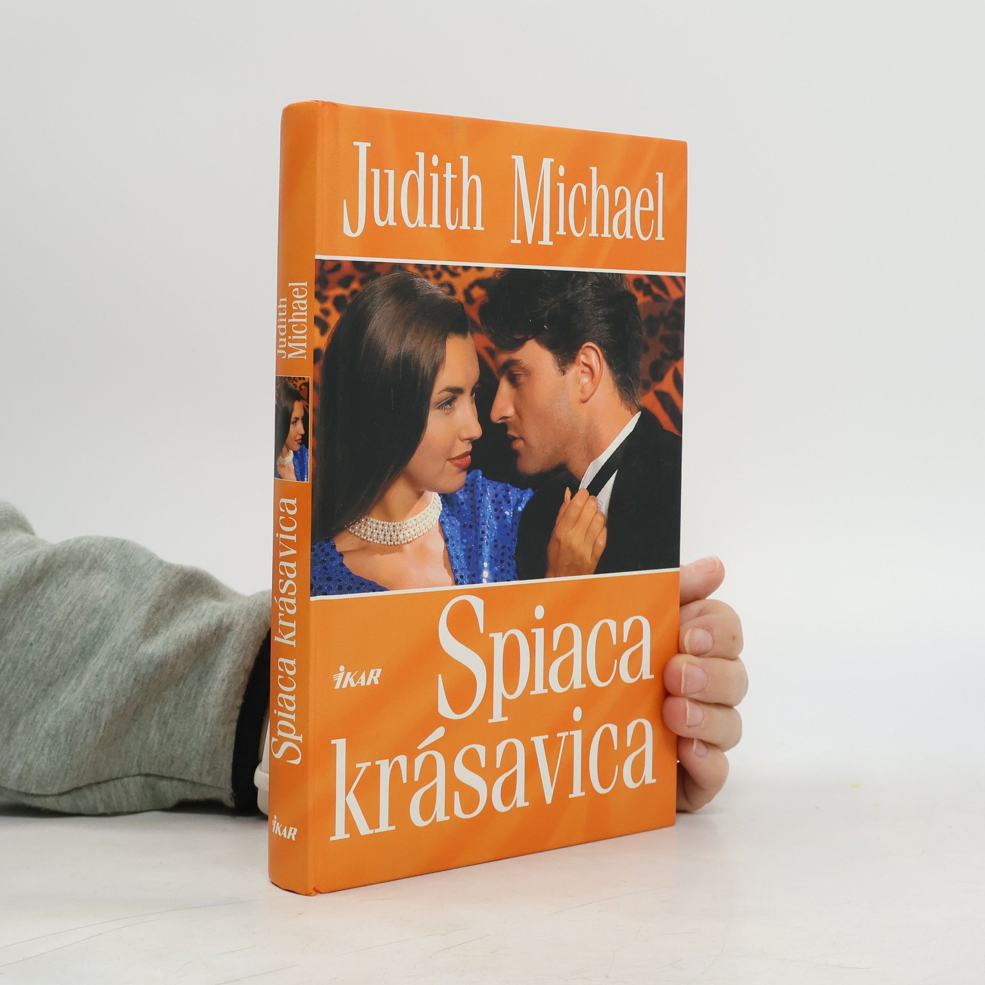 Spiaca krásavica