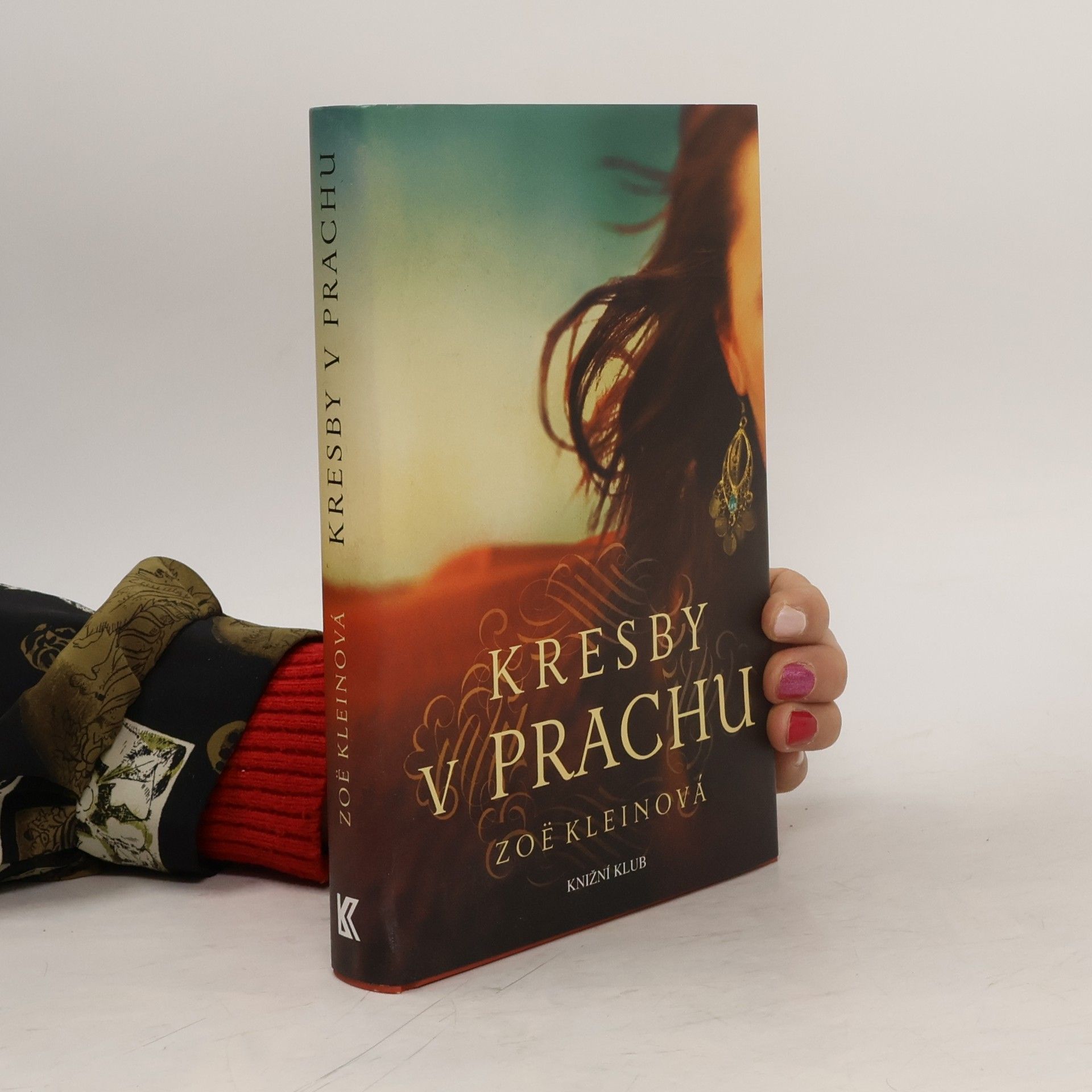 Zoë Klein Kresby v prachu