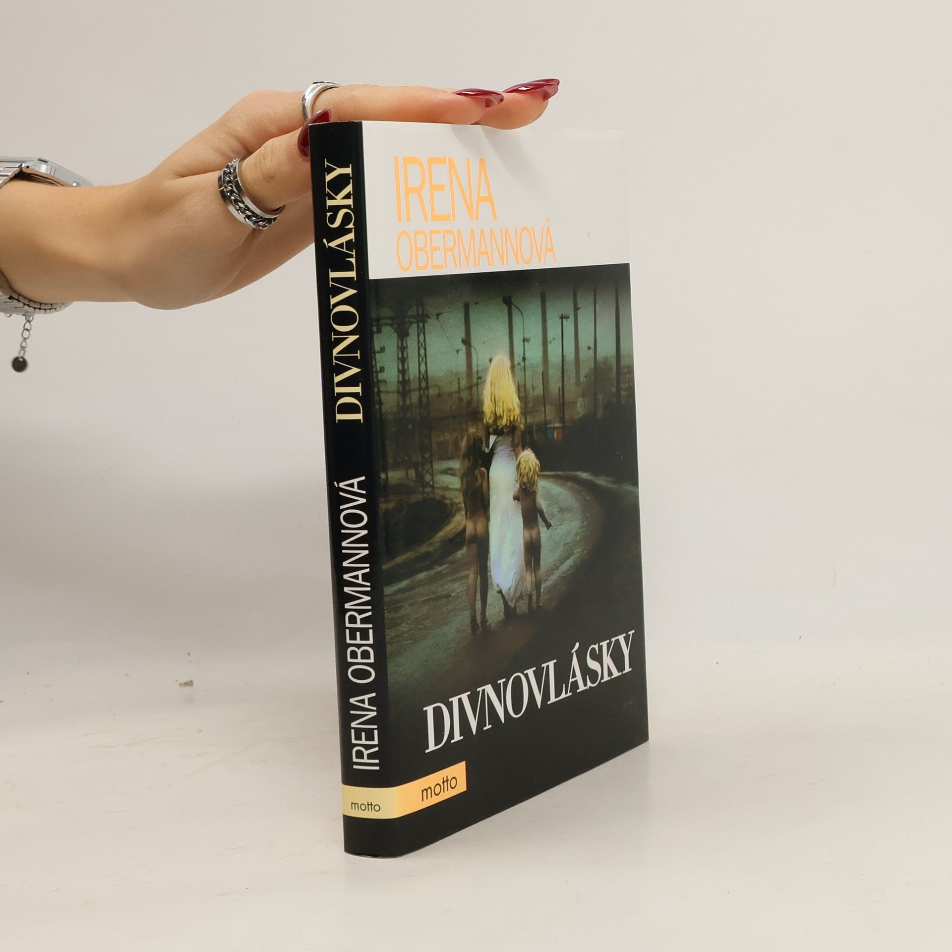 Irena Obermannová Divnovlásky