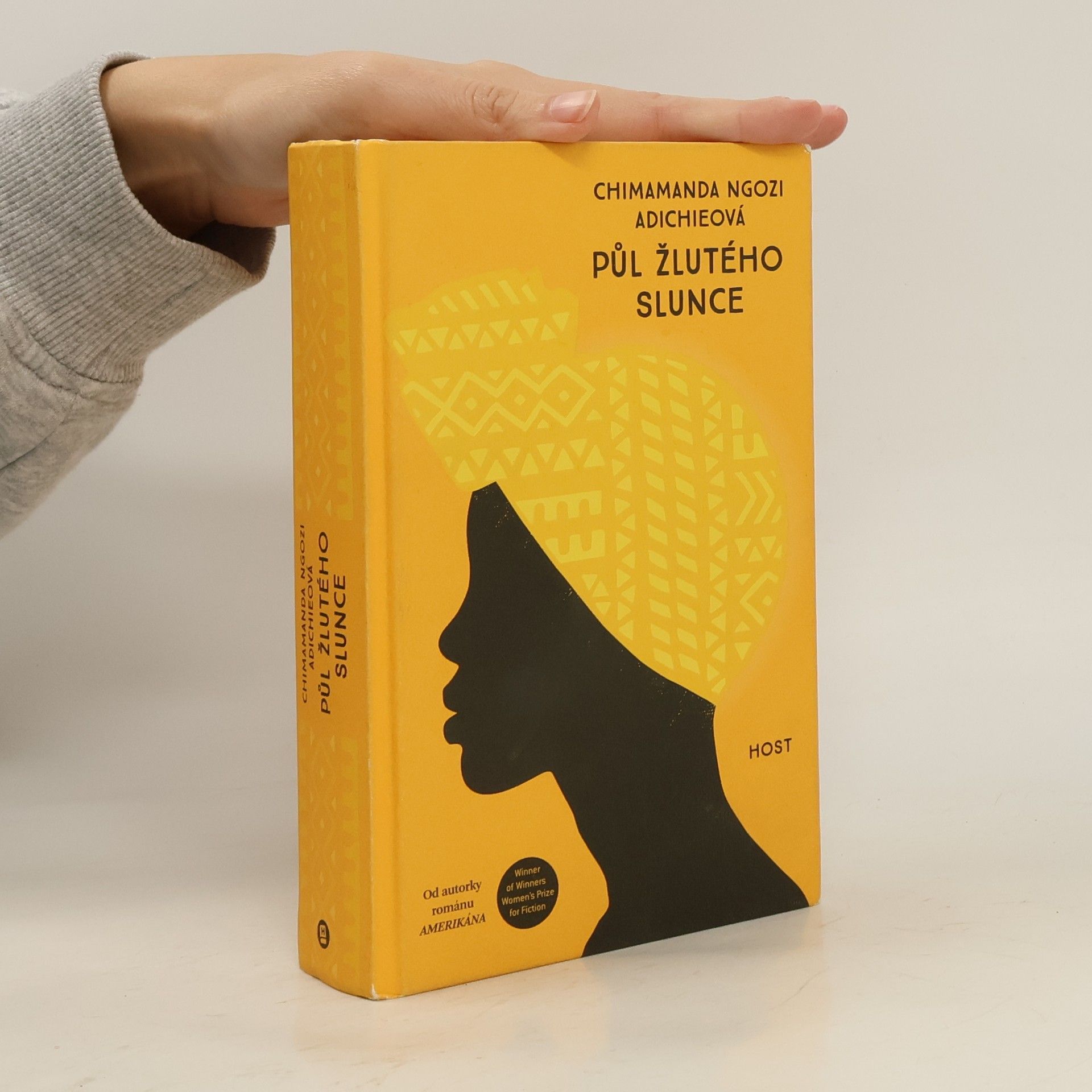 Chimamanda Ngozi Adichie Půl žlutého slunce