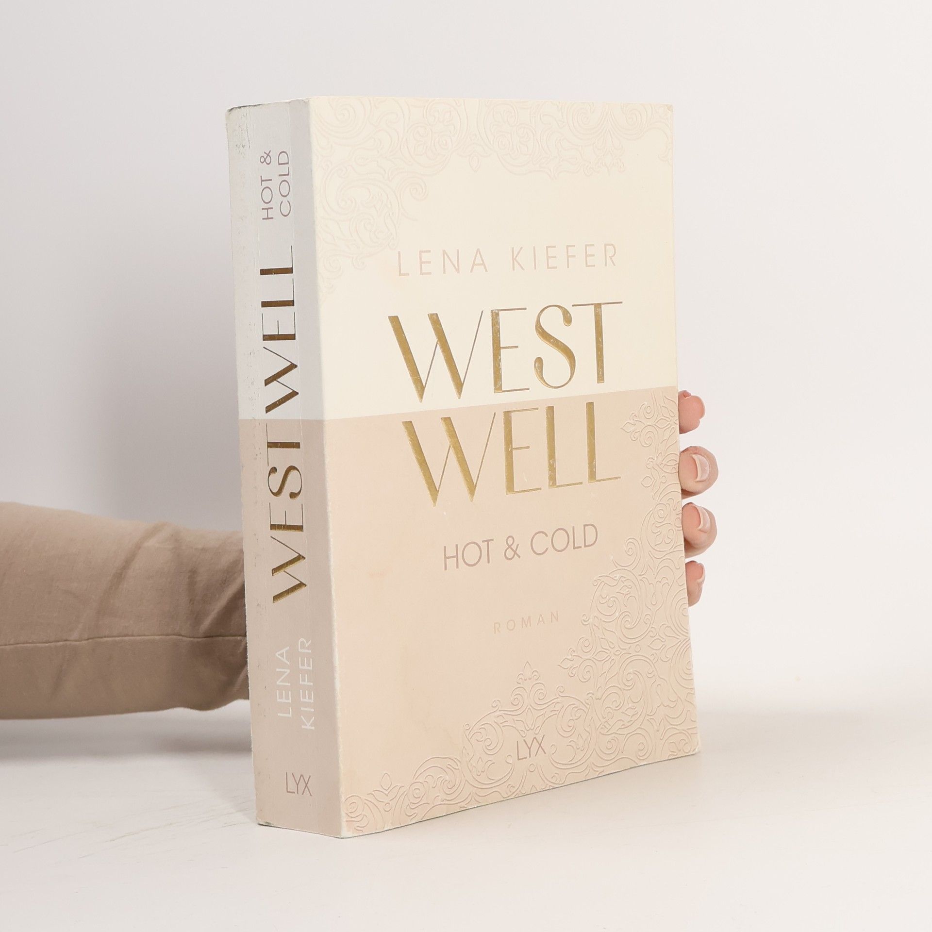 Lena Kiefer Westwell - Hot & Cold