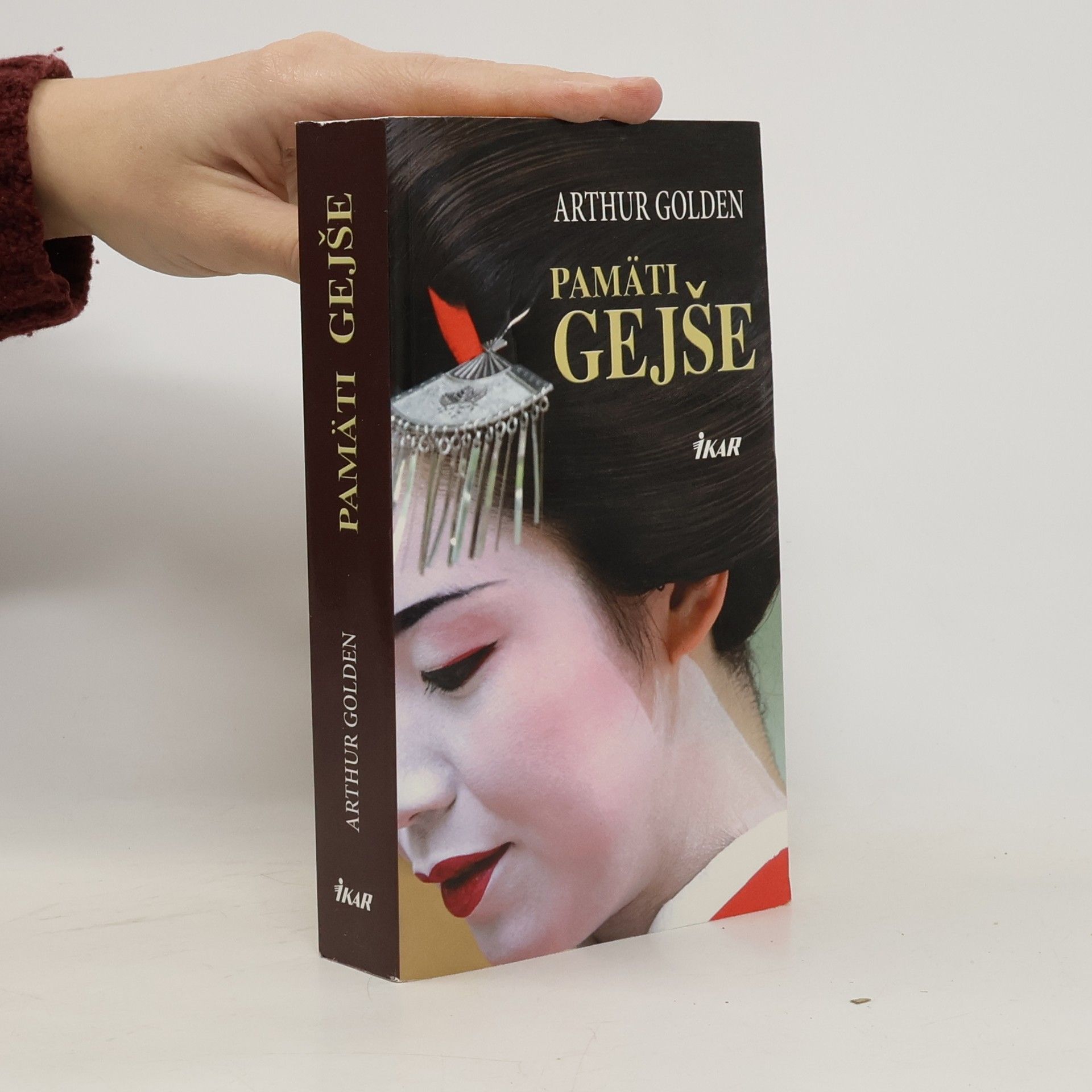 Arthur Golden Pamäti gejše