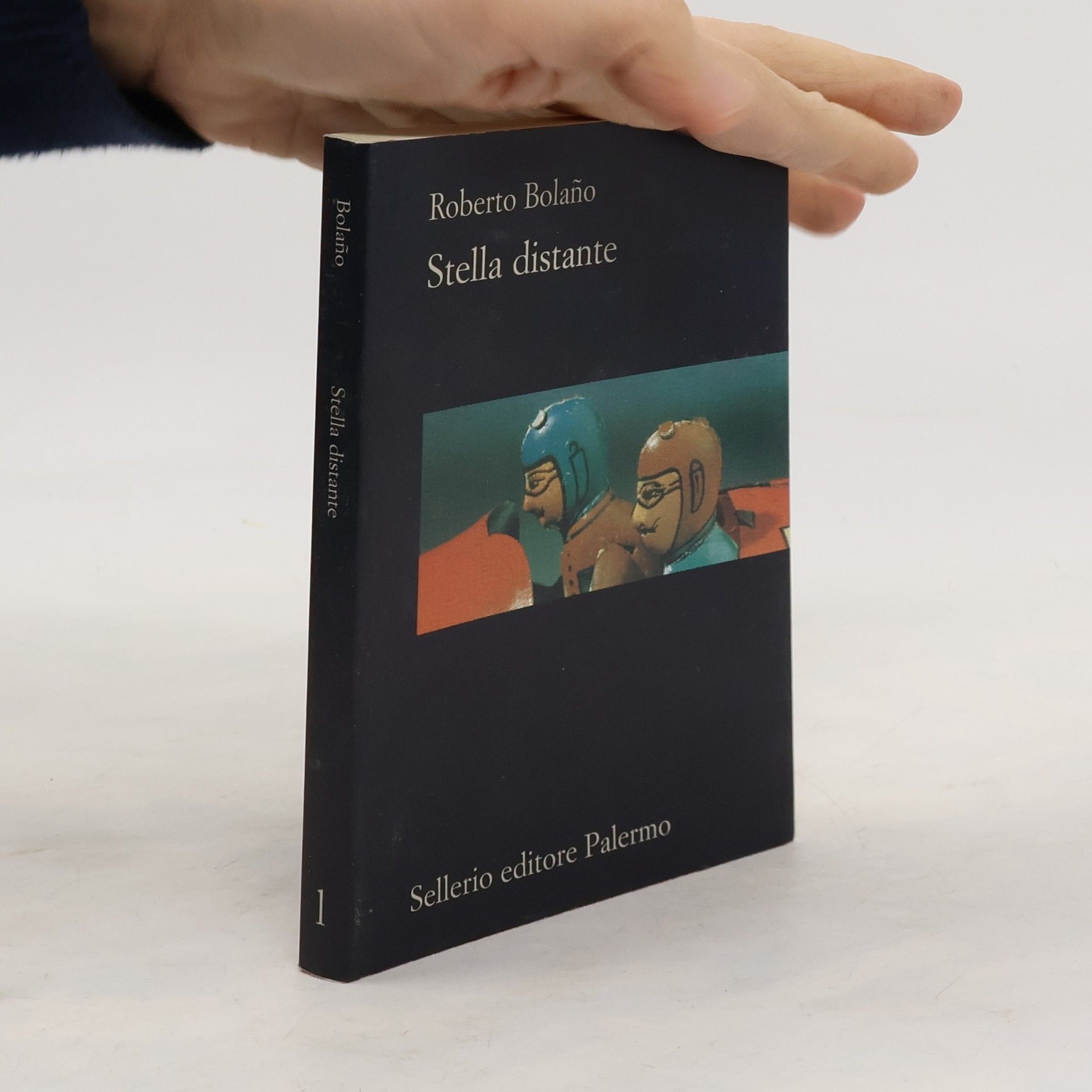 Roberto Bolaňo Stella distante