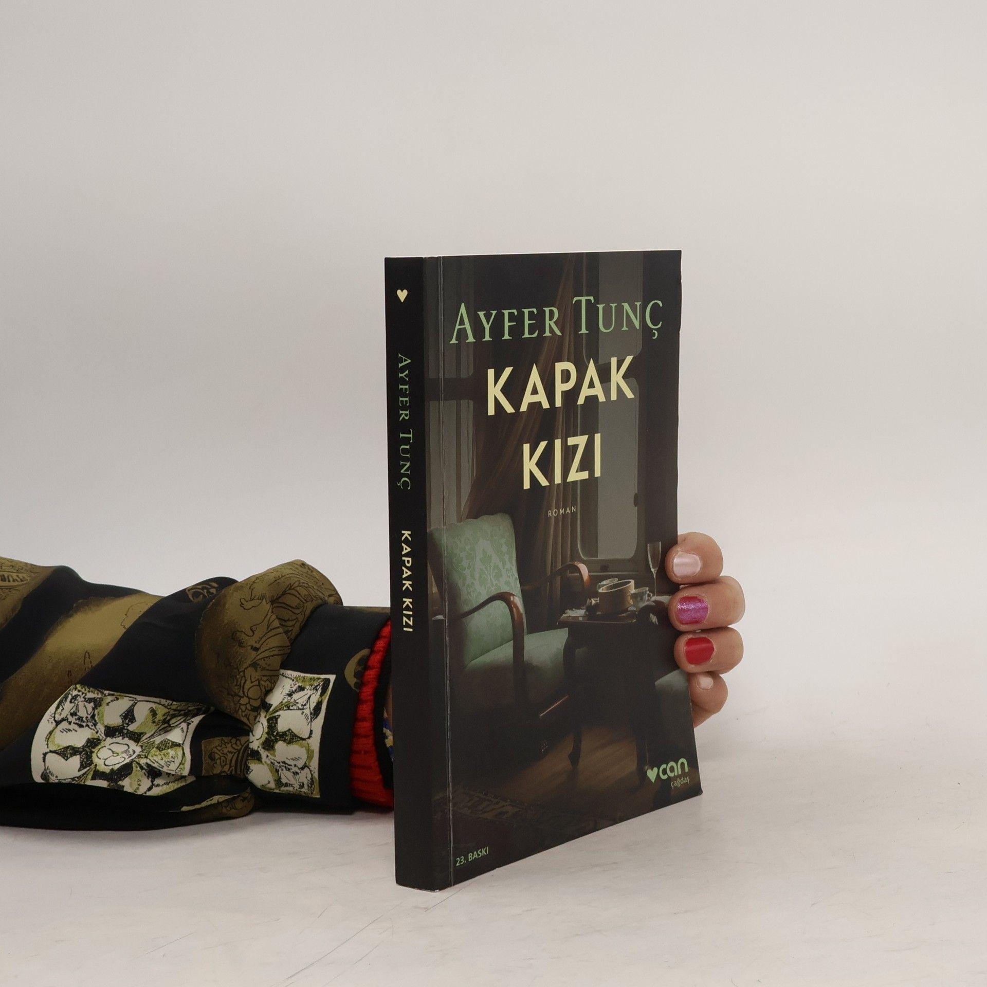 Ayfer Tunc Kapak Kızı